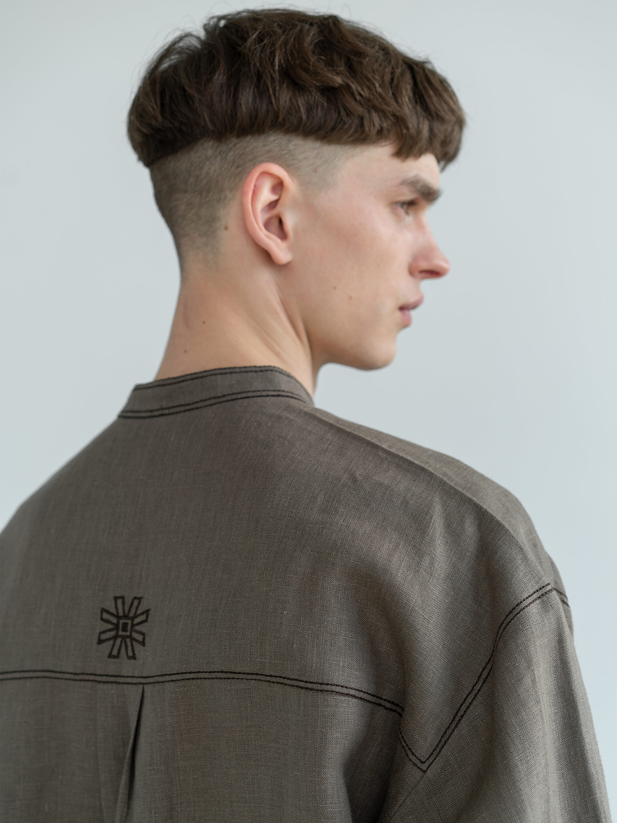 Men's linen shirt with embroidery Adam Brown ціна
