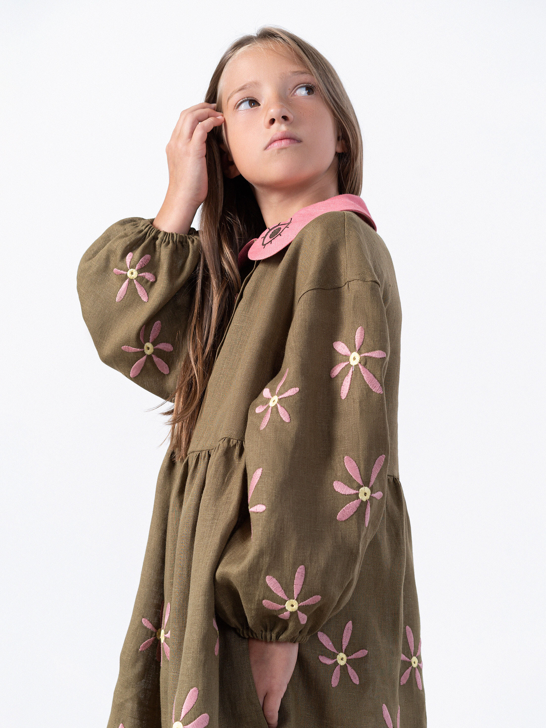 Embroidered linen dress Kolo Night photo