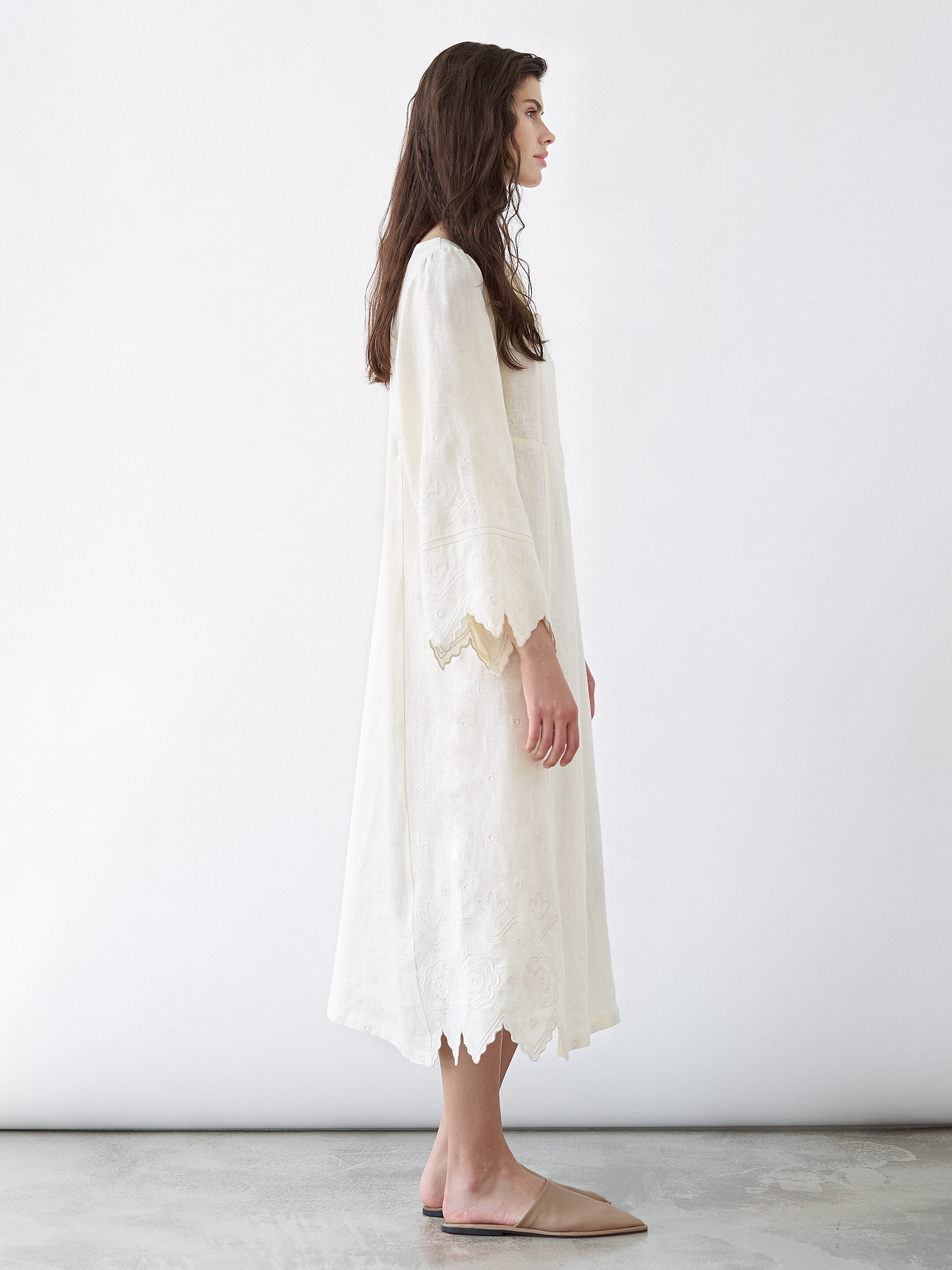 Beige linen dress with embroidery Nizhnist ціна
