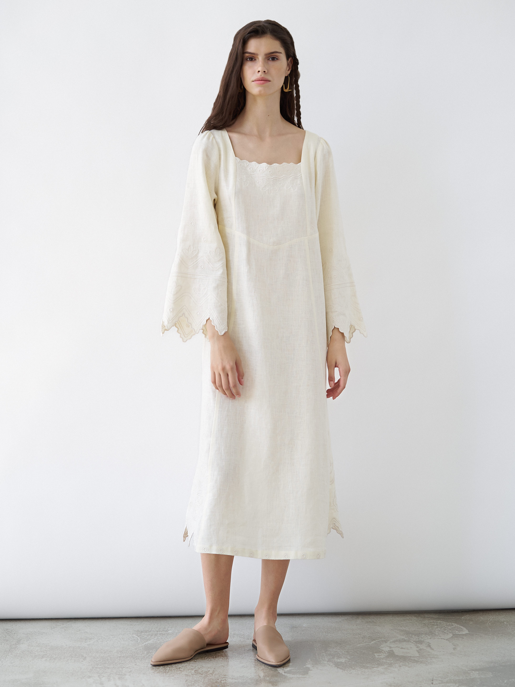 Beige linen dress with embroidery Nizhnist - photo 1