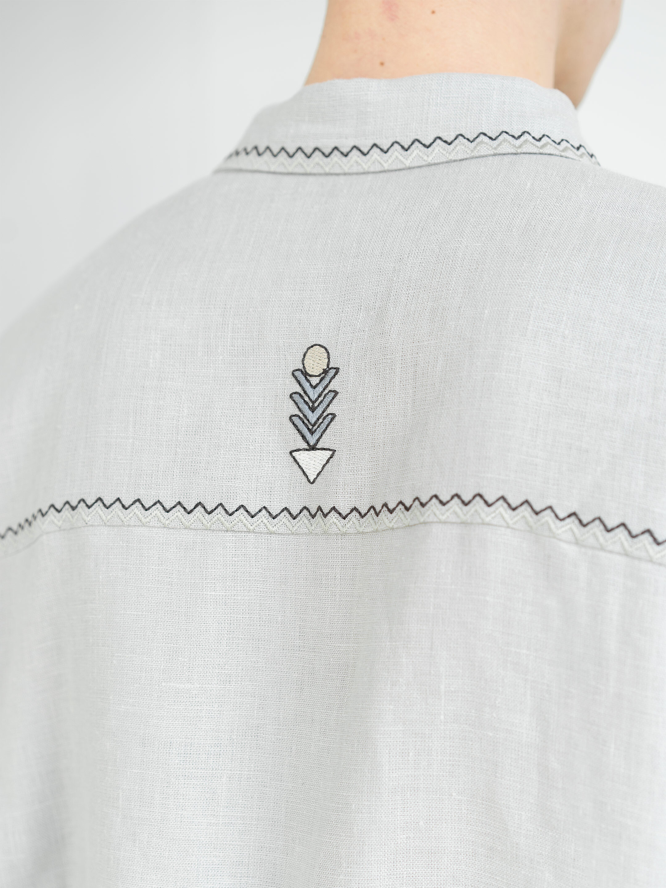 Linen button-down shirt with embroidery Pastukh fitting