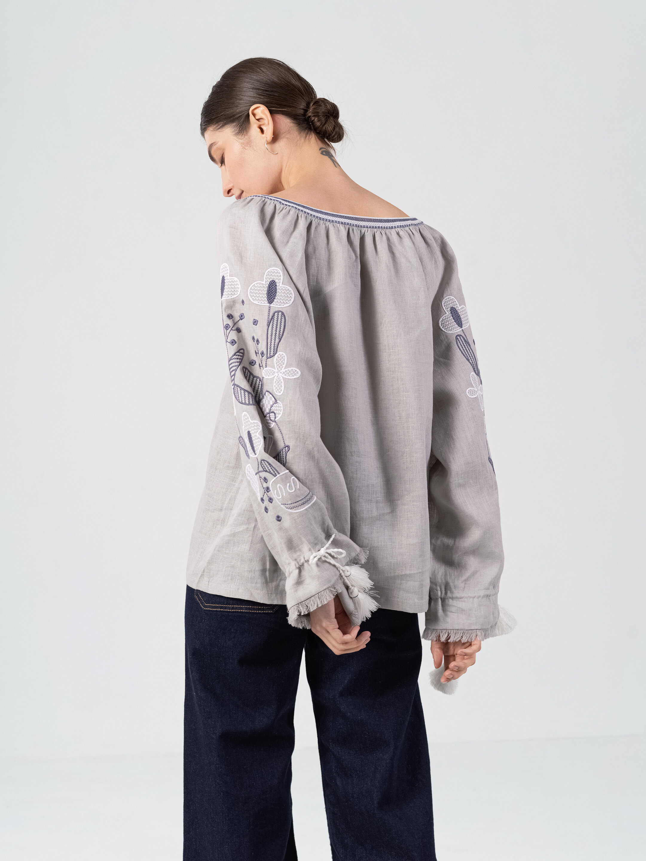 Linen embroidered shirt with floral ornament Harmony choose