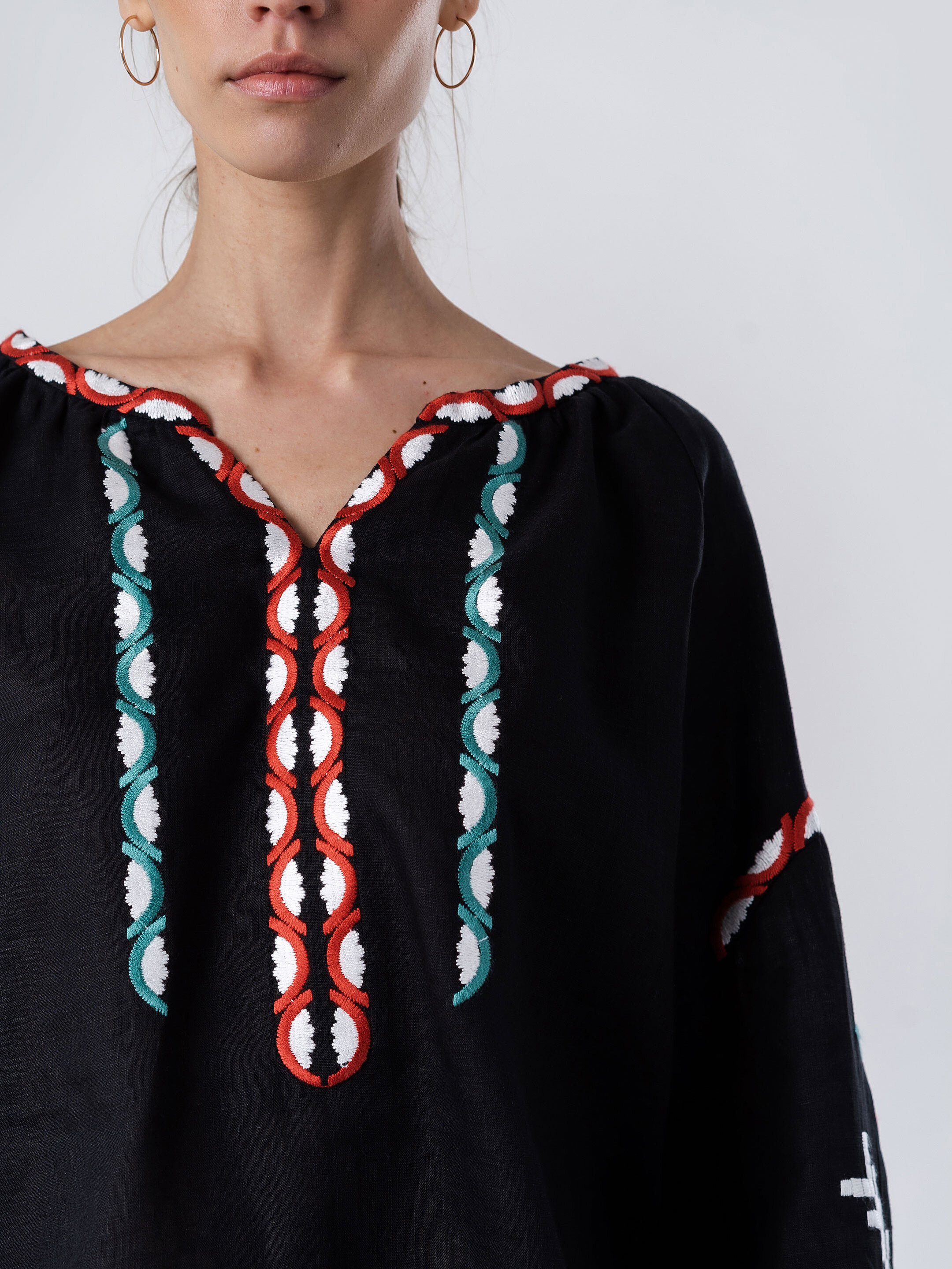 Embroidered shirt with black linen VARENYK photo