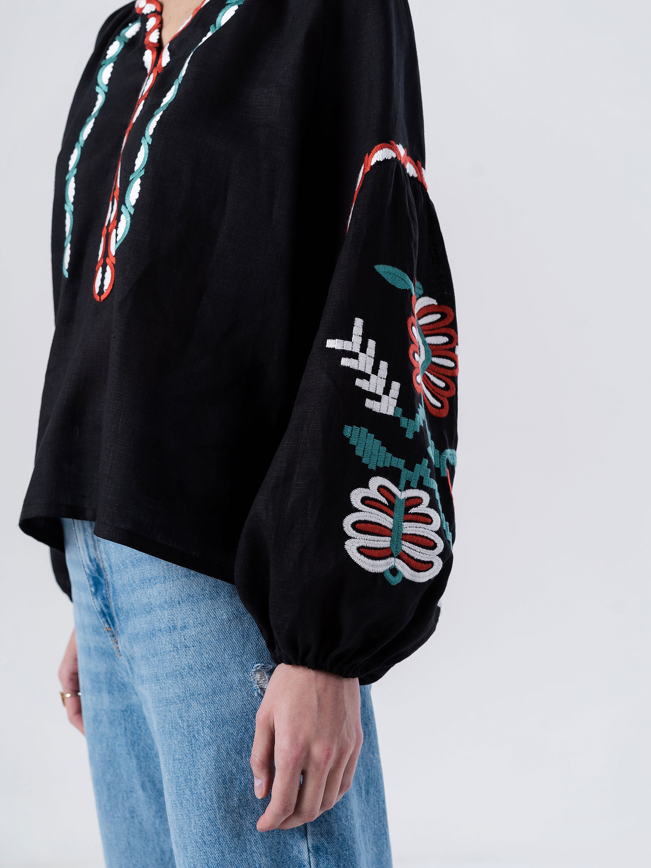 Embroidered shirt with black linen VARENYK in Ukraine