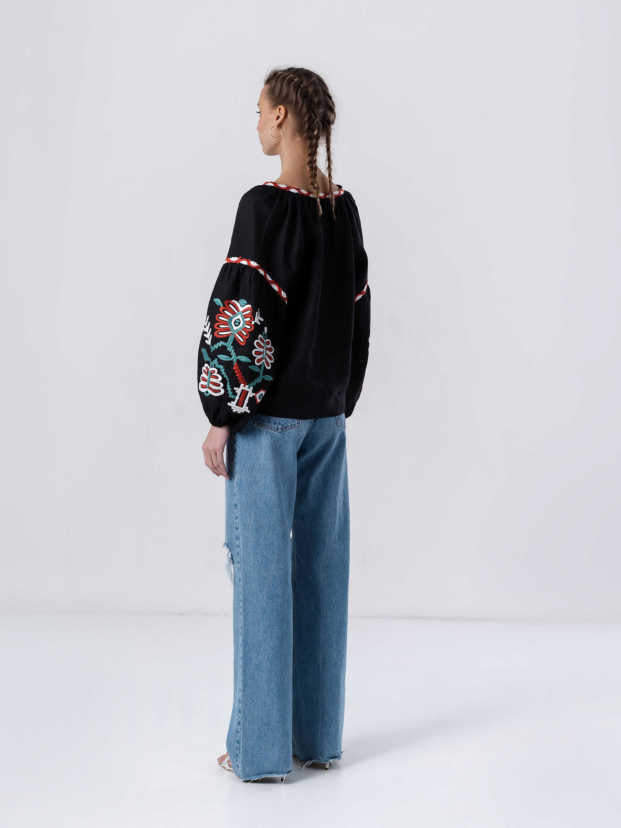 Embroidered shirt with black linen VARENYK choose