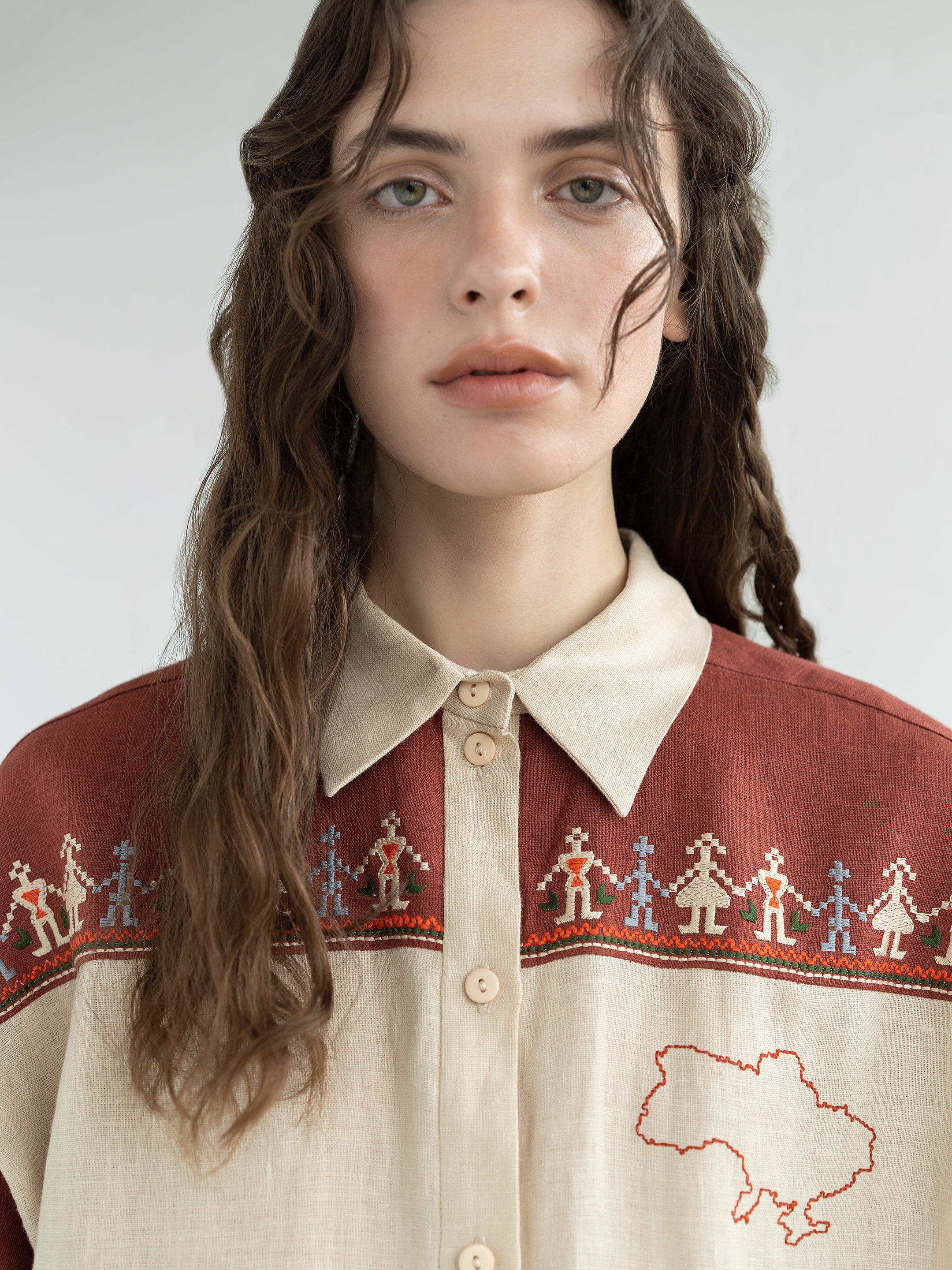 Linen shirt with embroidered cities-heroes Smilyvist 2 choose