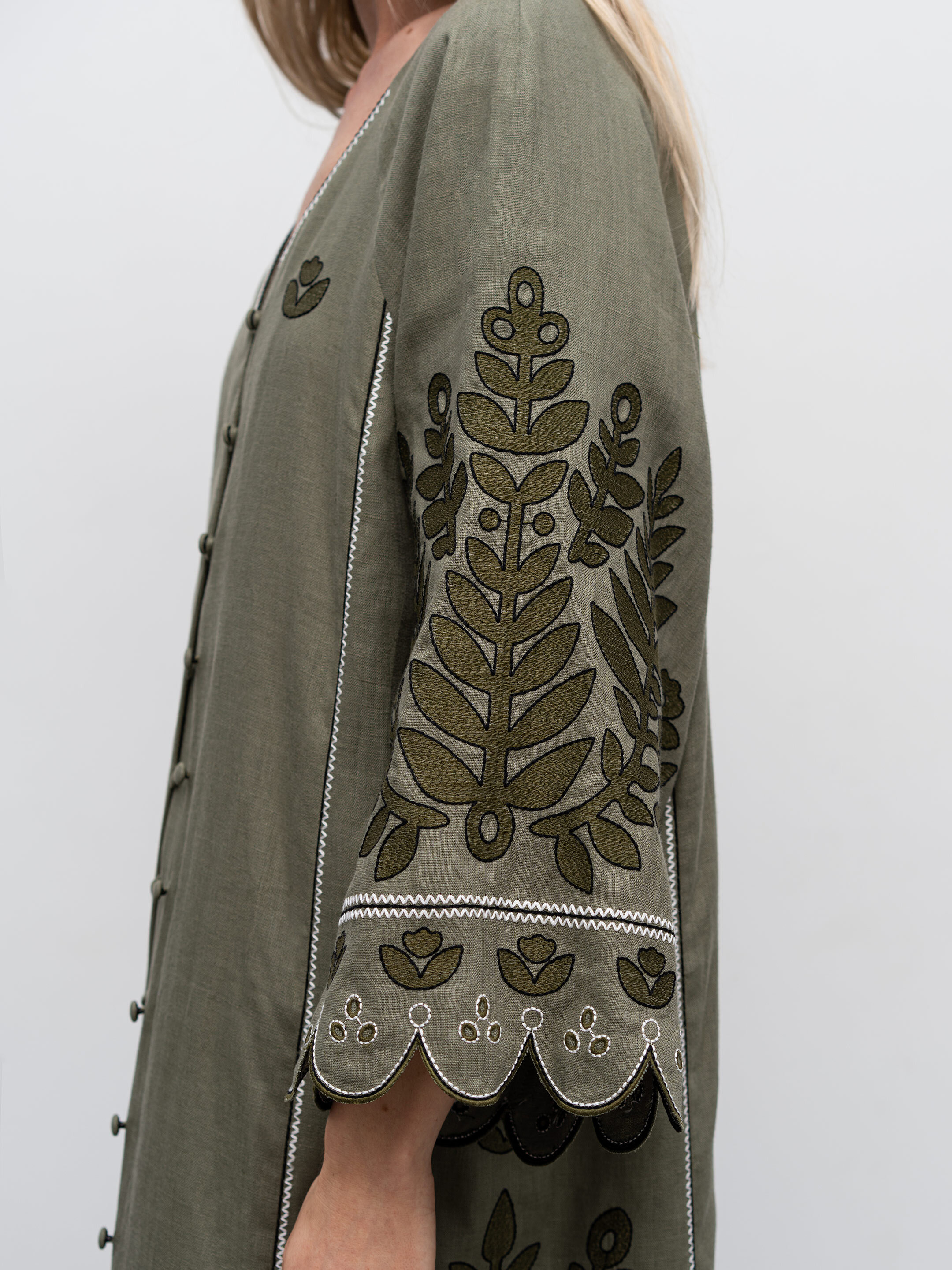 Linen embroidered dress with buttons Smereka fitting