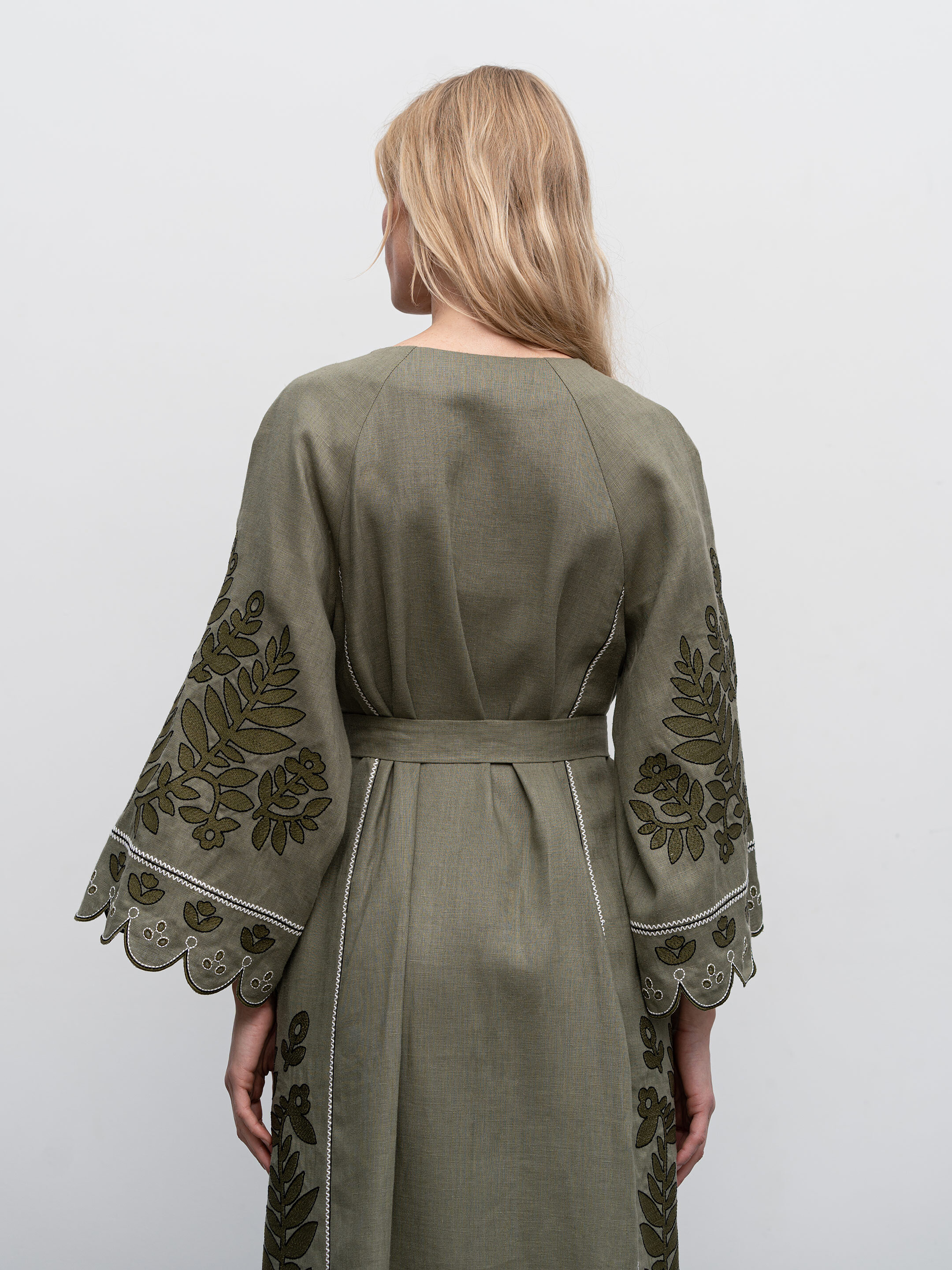 Linen embroidered dress with buttons Smereka choose