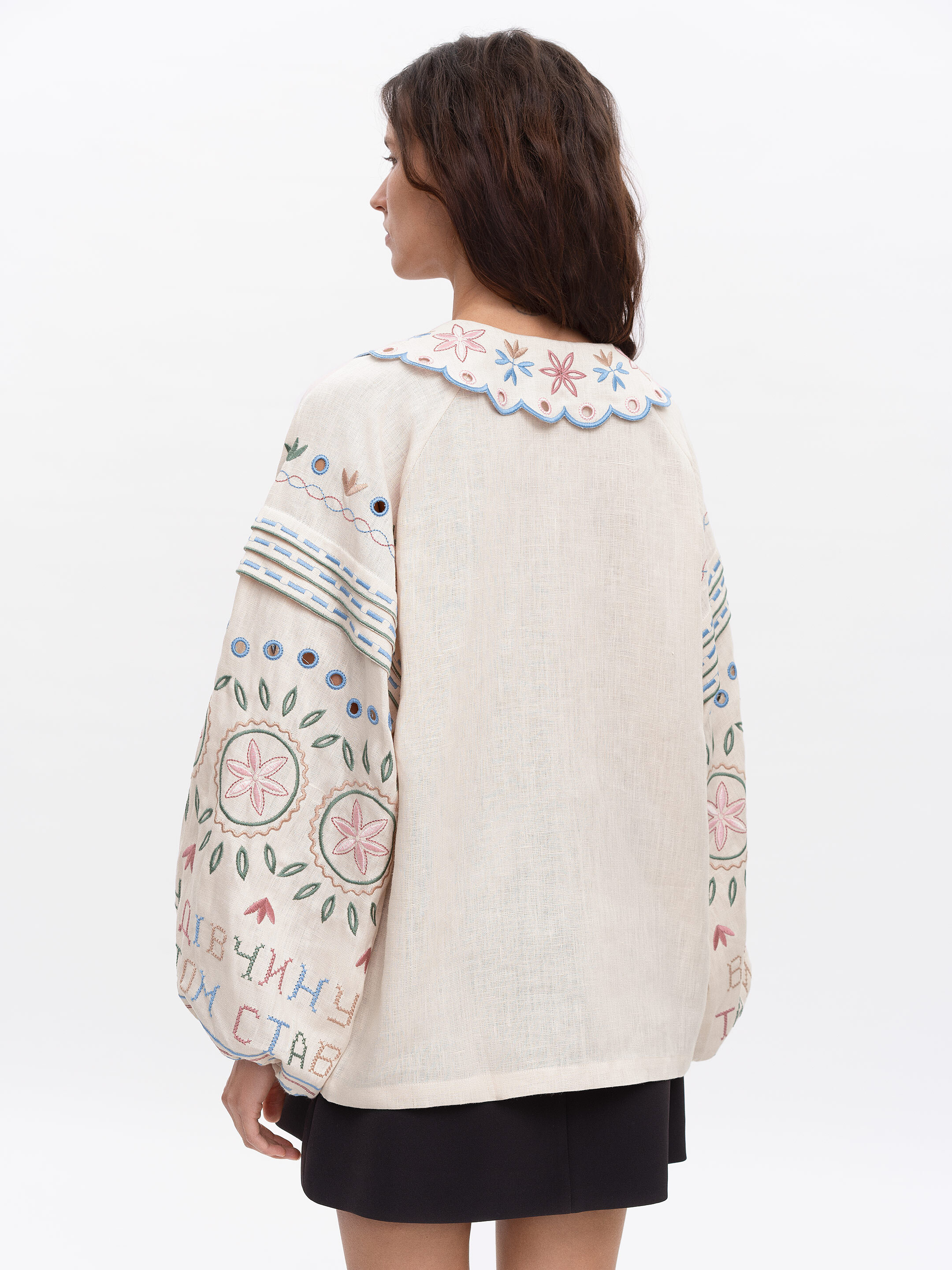 Embroidered beige linen shirt with a collar Bandura ціна