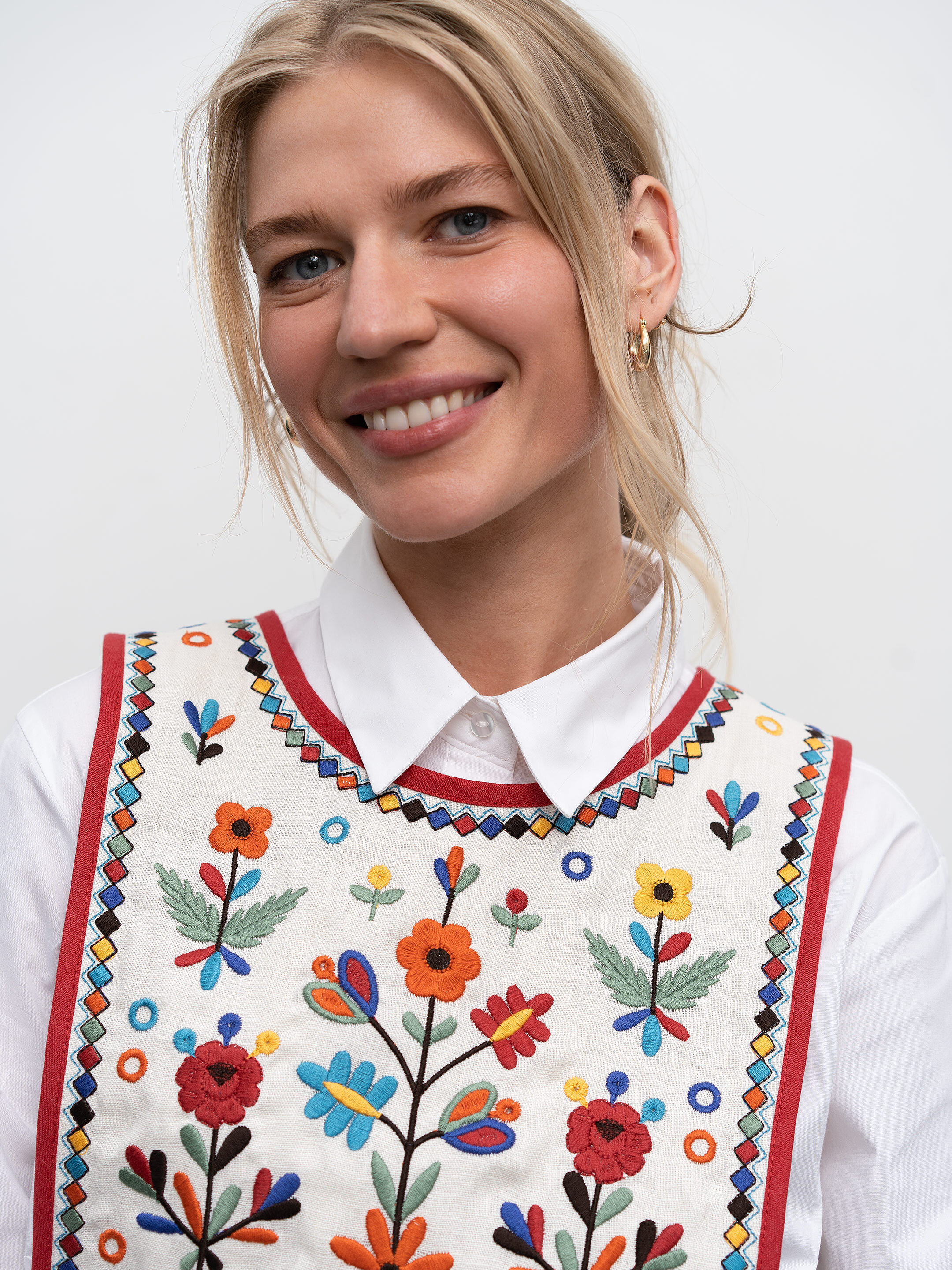 Linen embroidered vest with ties Yaryna vest cheap