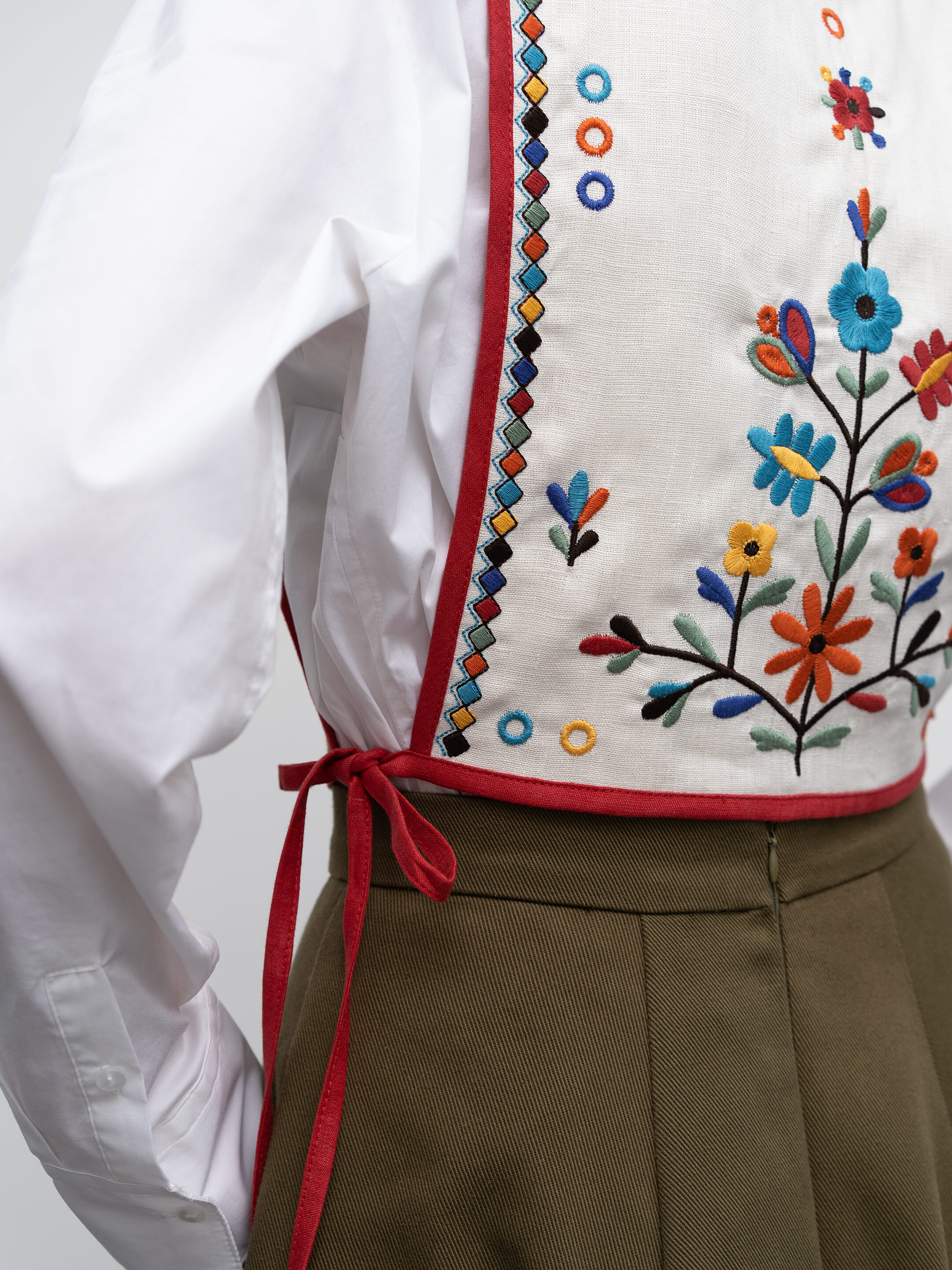 Linen embroidered vest with ties Yaryna vest photo