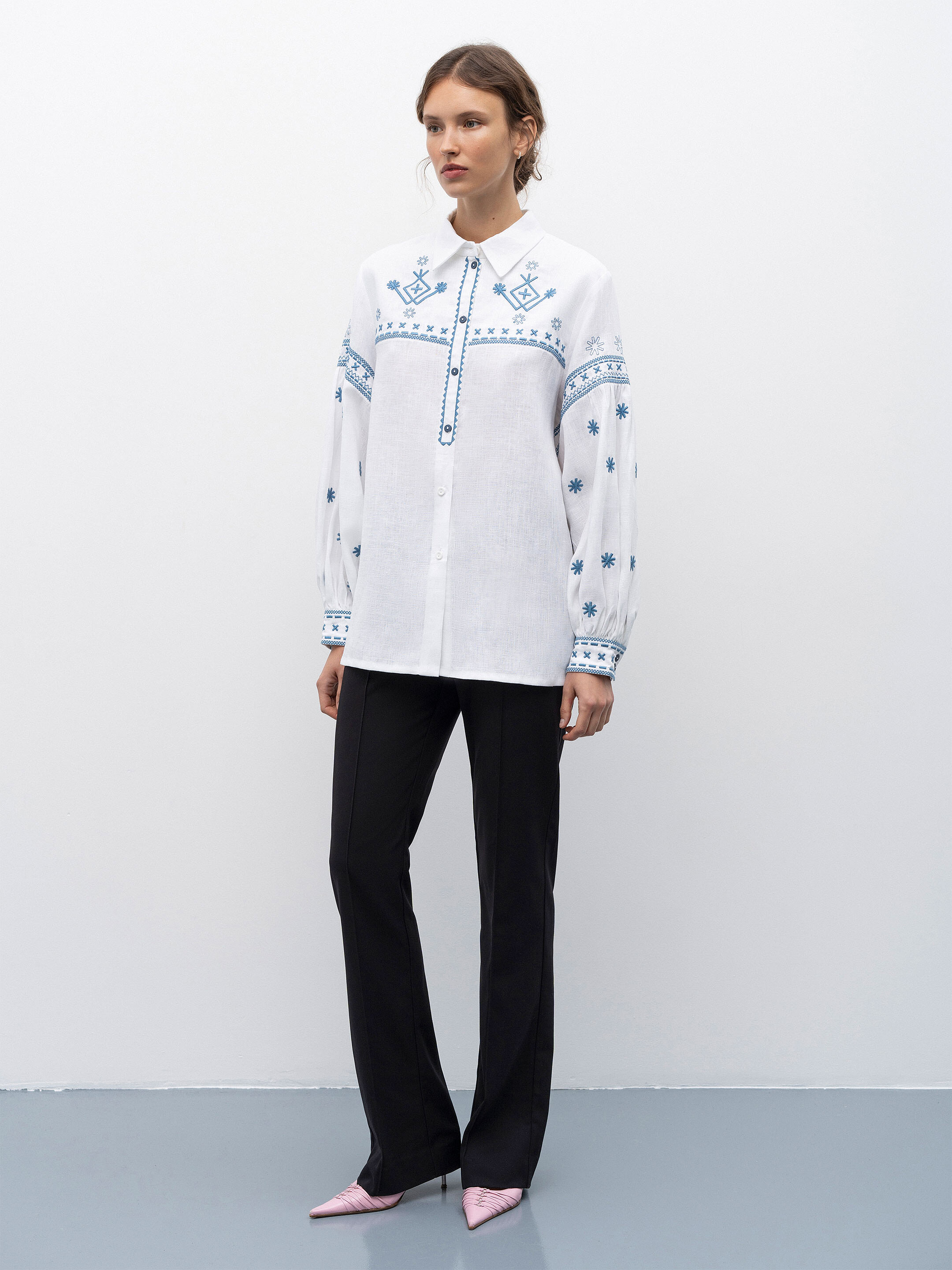 White linen shirt with embroidery Tsvit Syniy in Ukraine