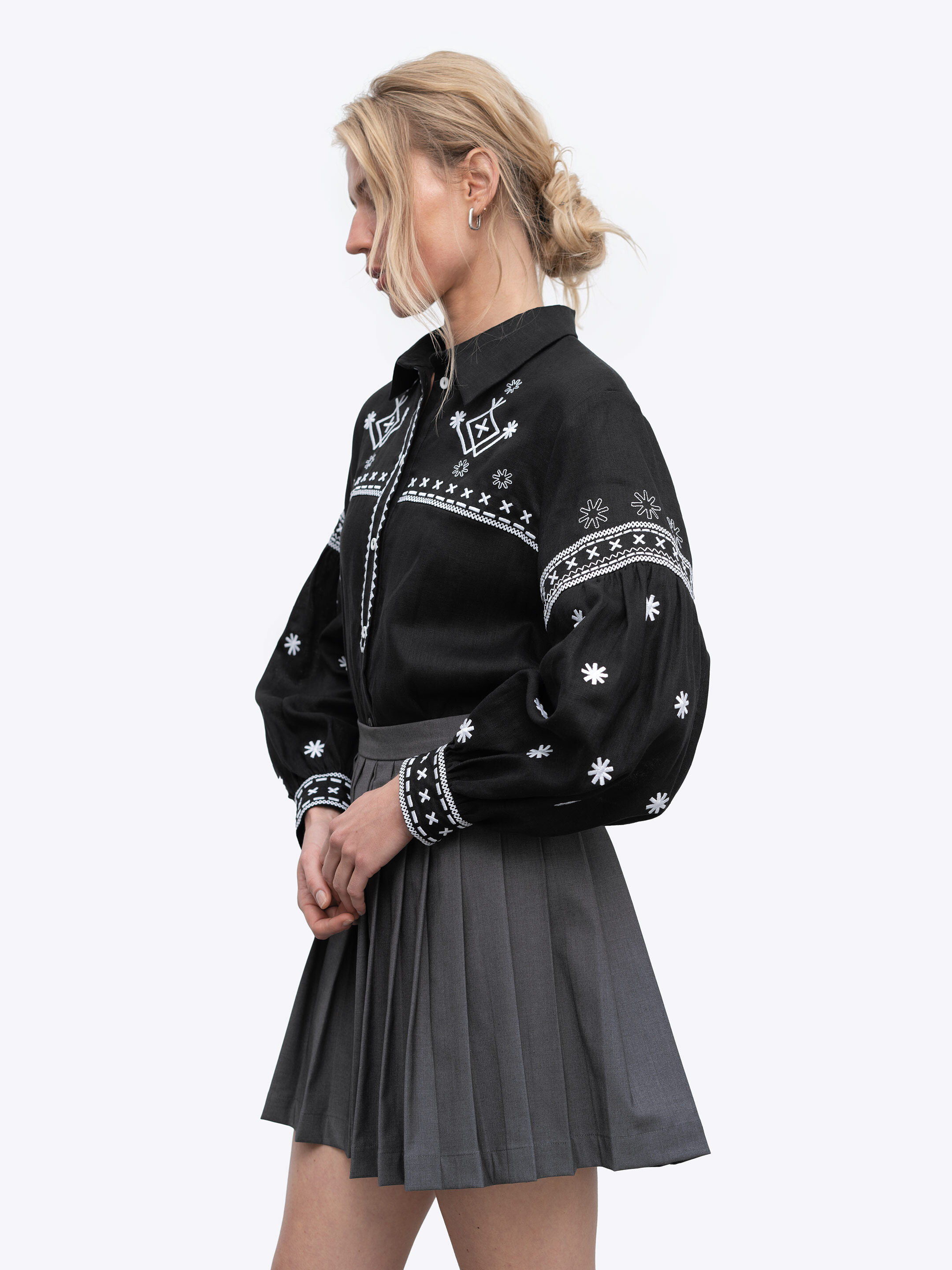 Black linen shirt with embroidery Bloom Black choose