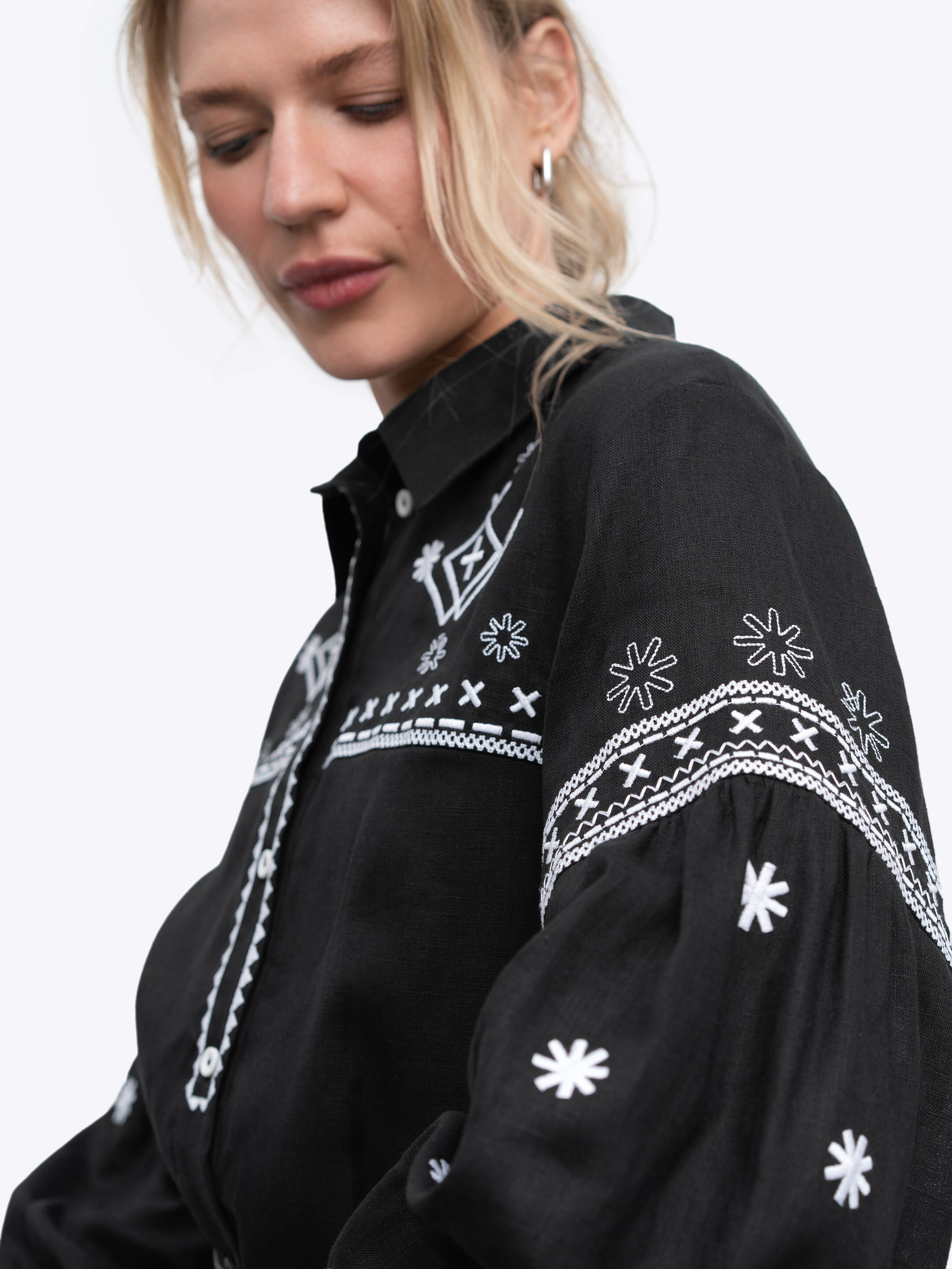 Black linen shirt with embroidery Bloom Black ціна