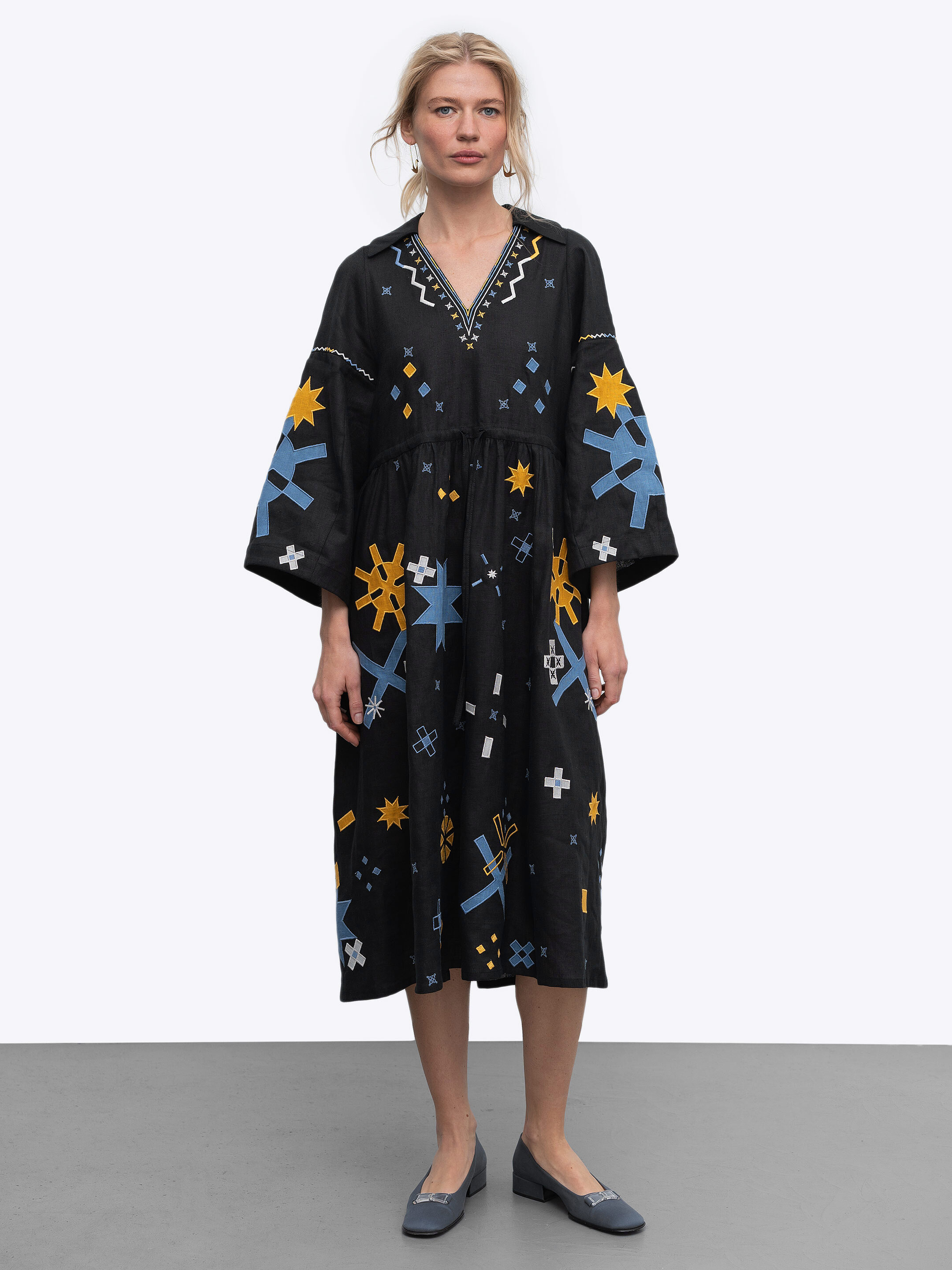 Linen dress with embroidery and applique Zori Buy