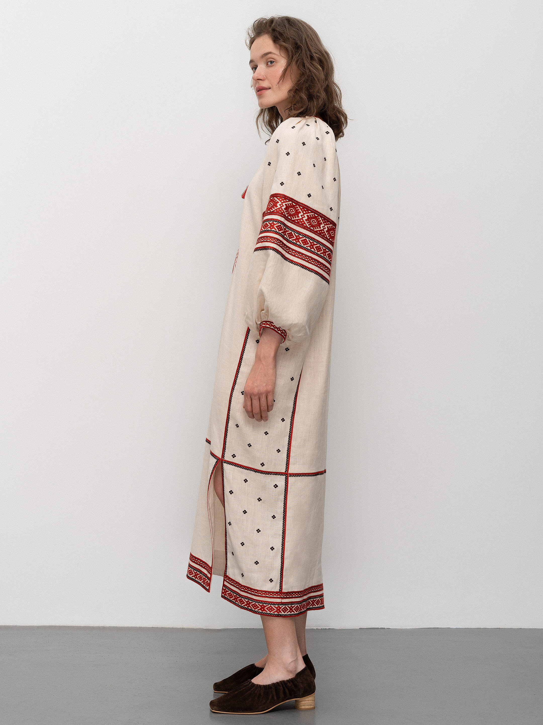Embroidered dress of the Polissia region Malyn fitting