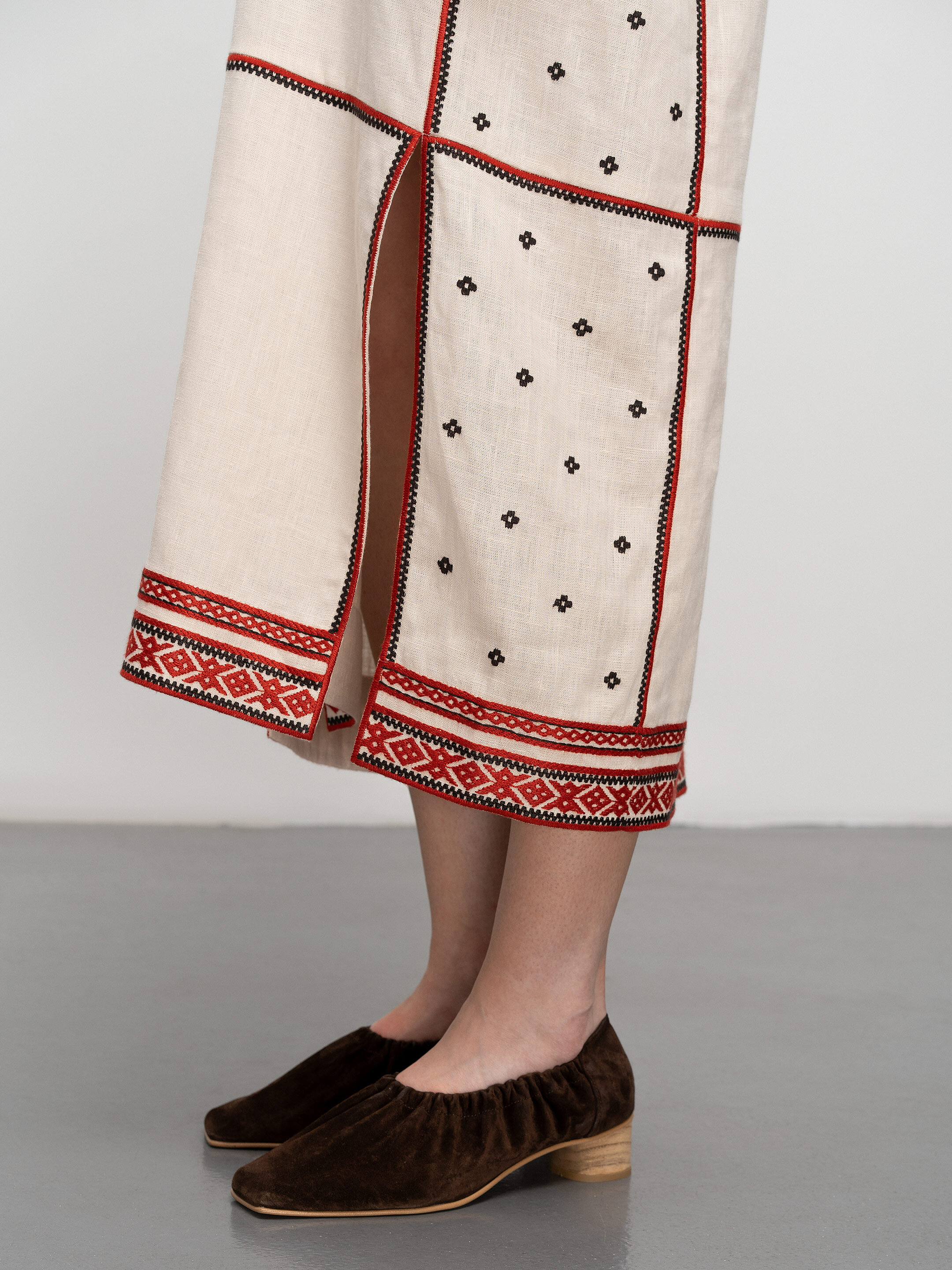 Embroidered dress of the Polissia region Malyn choose