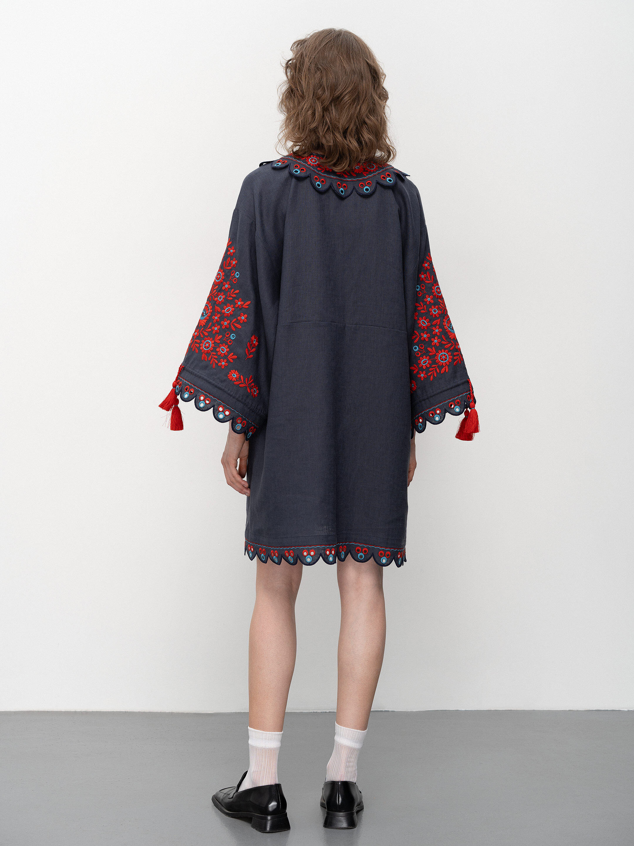 Short embroidered dress Lemky choose