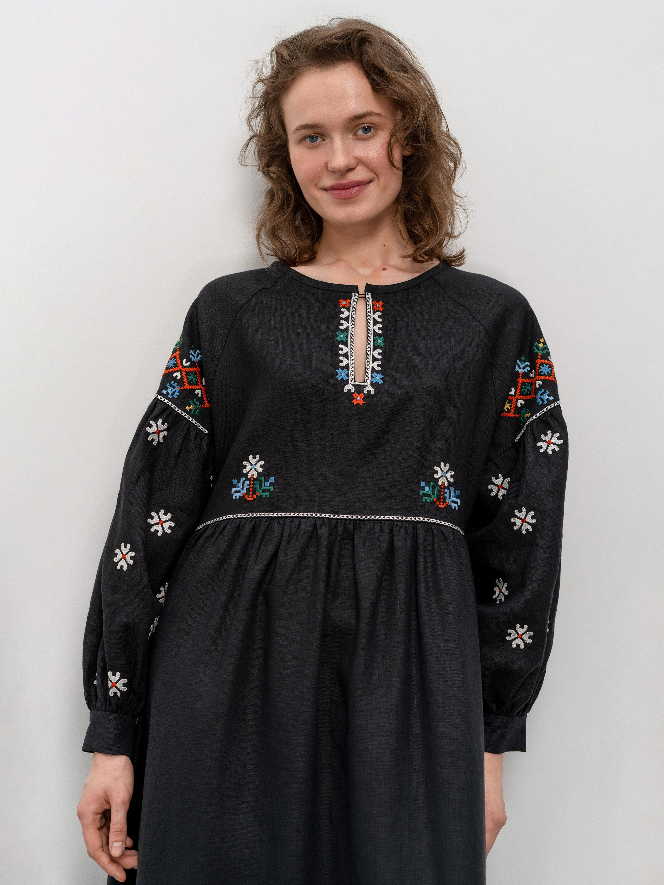 Long embroidered dress of the Podillia region Vinnytska - photo 2
