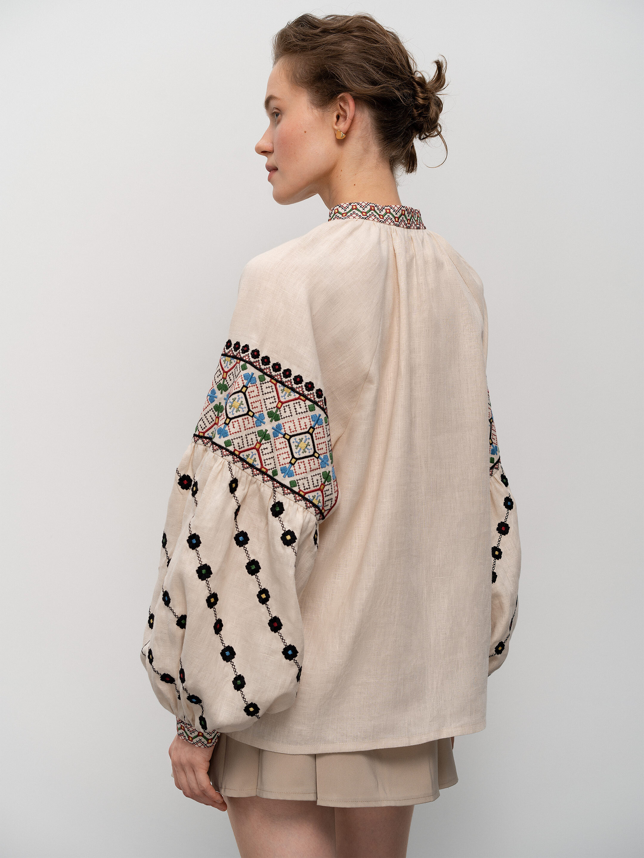 Women's shirt of the Opillia region Berezhany choose