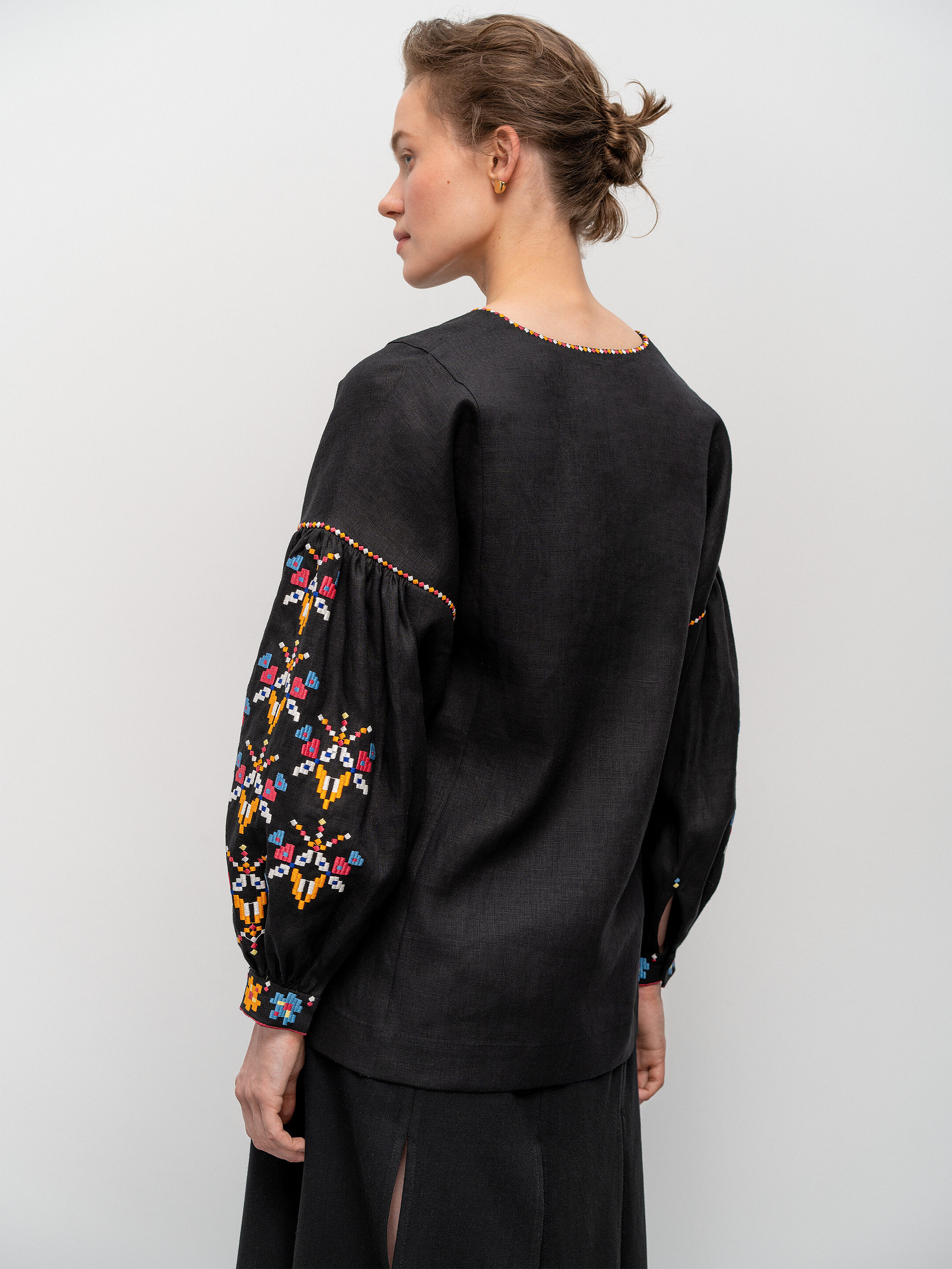 Women's embroidered shirt Zakarpatska photo