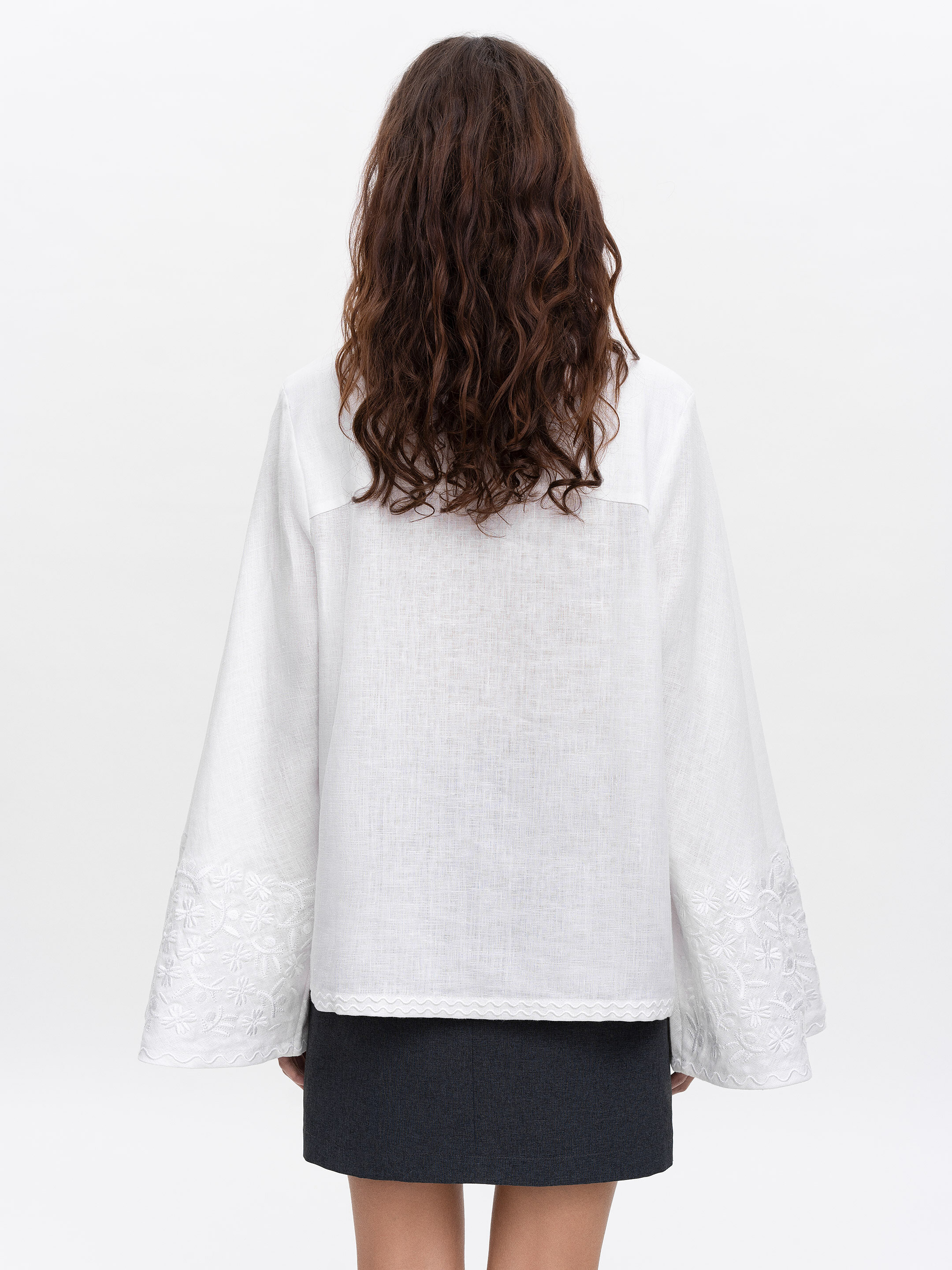 Linen blouse with wide sleeves and matching embroidery Teren Mono in Ukraine
