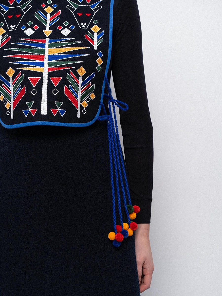 Wool embroidered vest with ties Goat black [0]