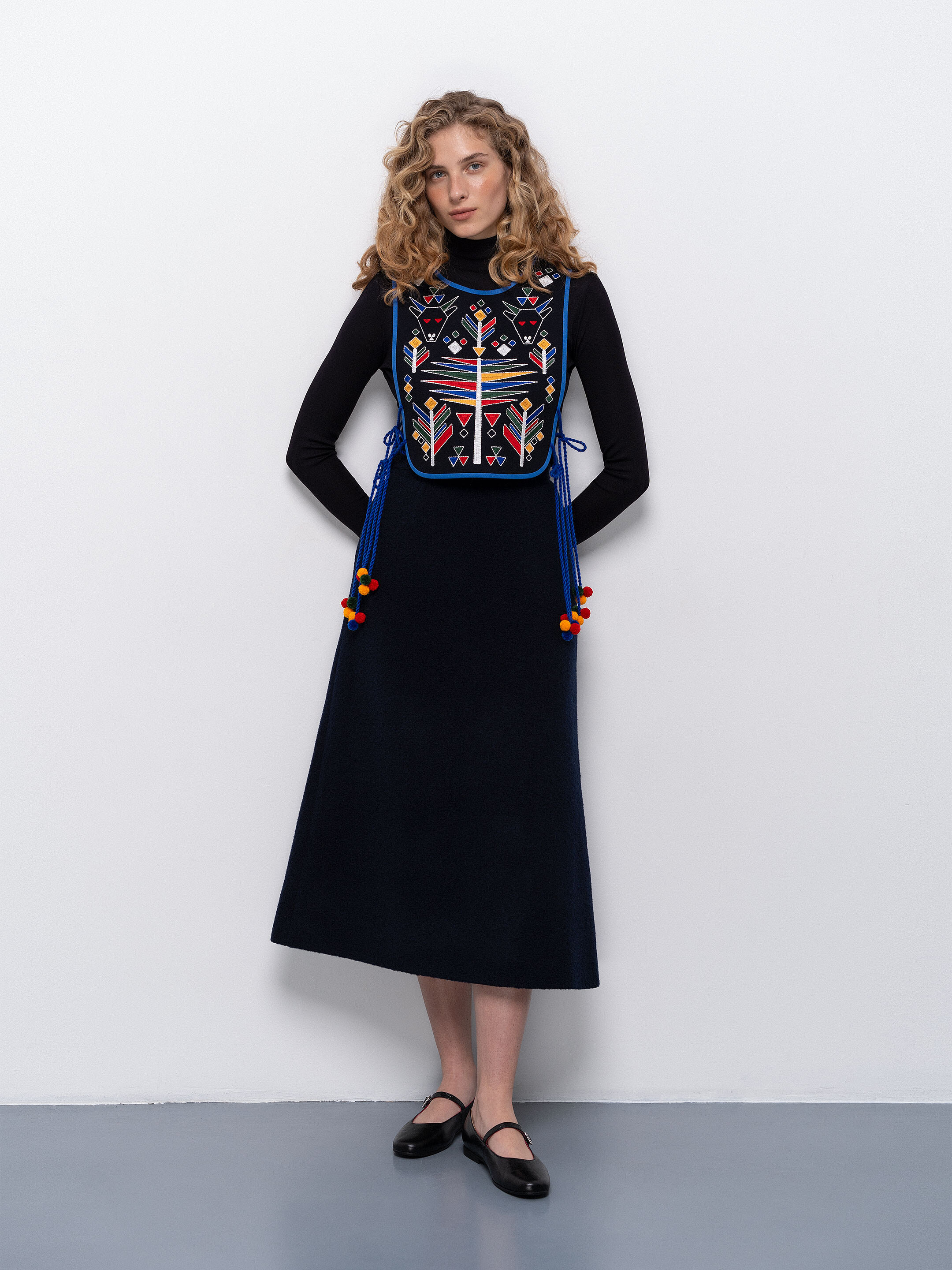 Wool embroidered vest with ties Koza Chorna ціна