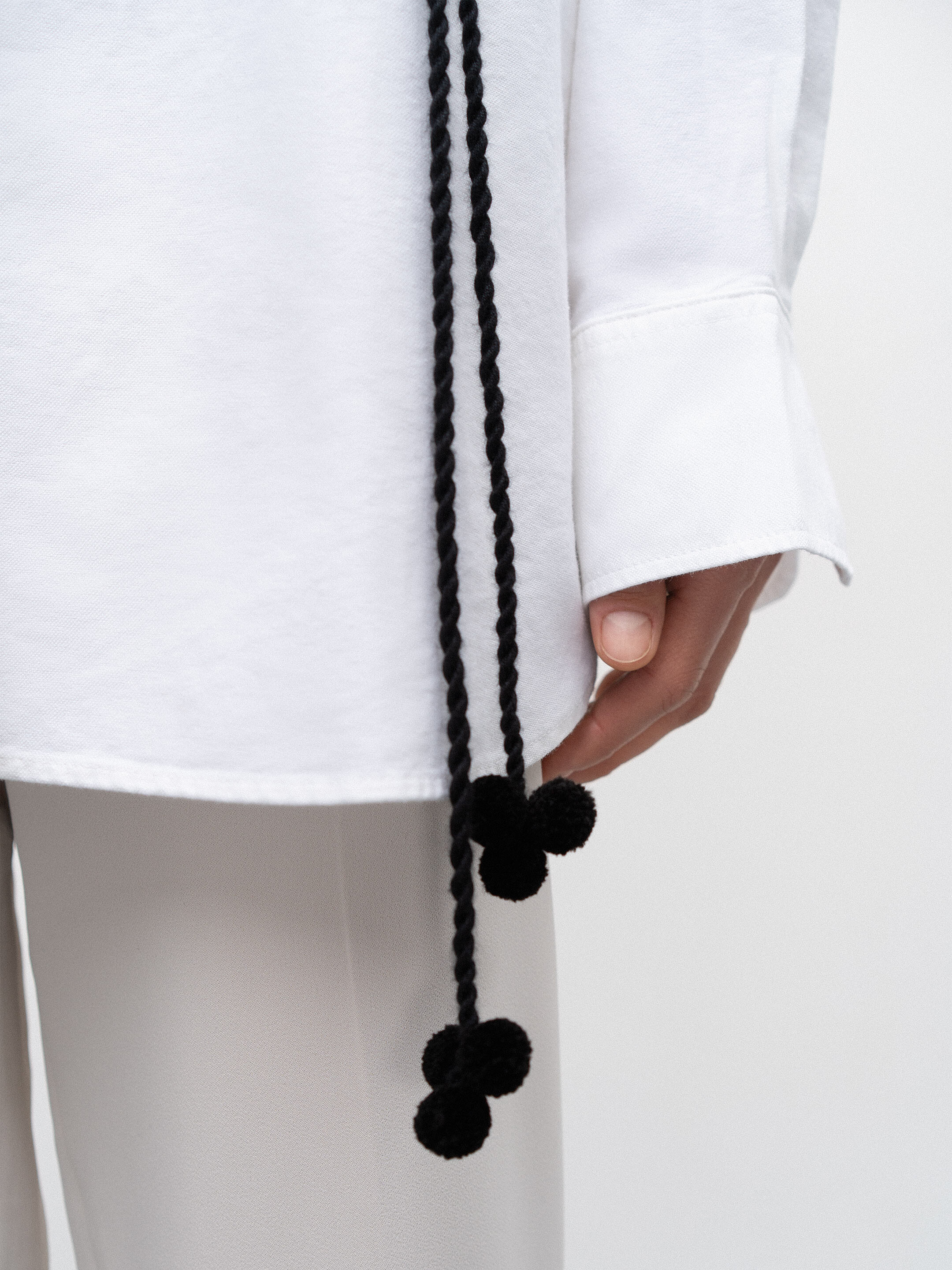 Linen embroidered waistcoat with ties Koza Bila photo