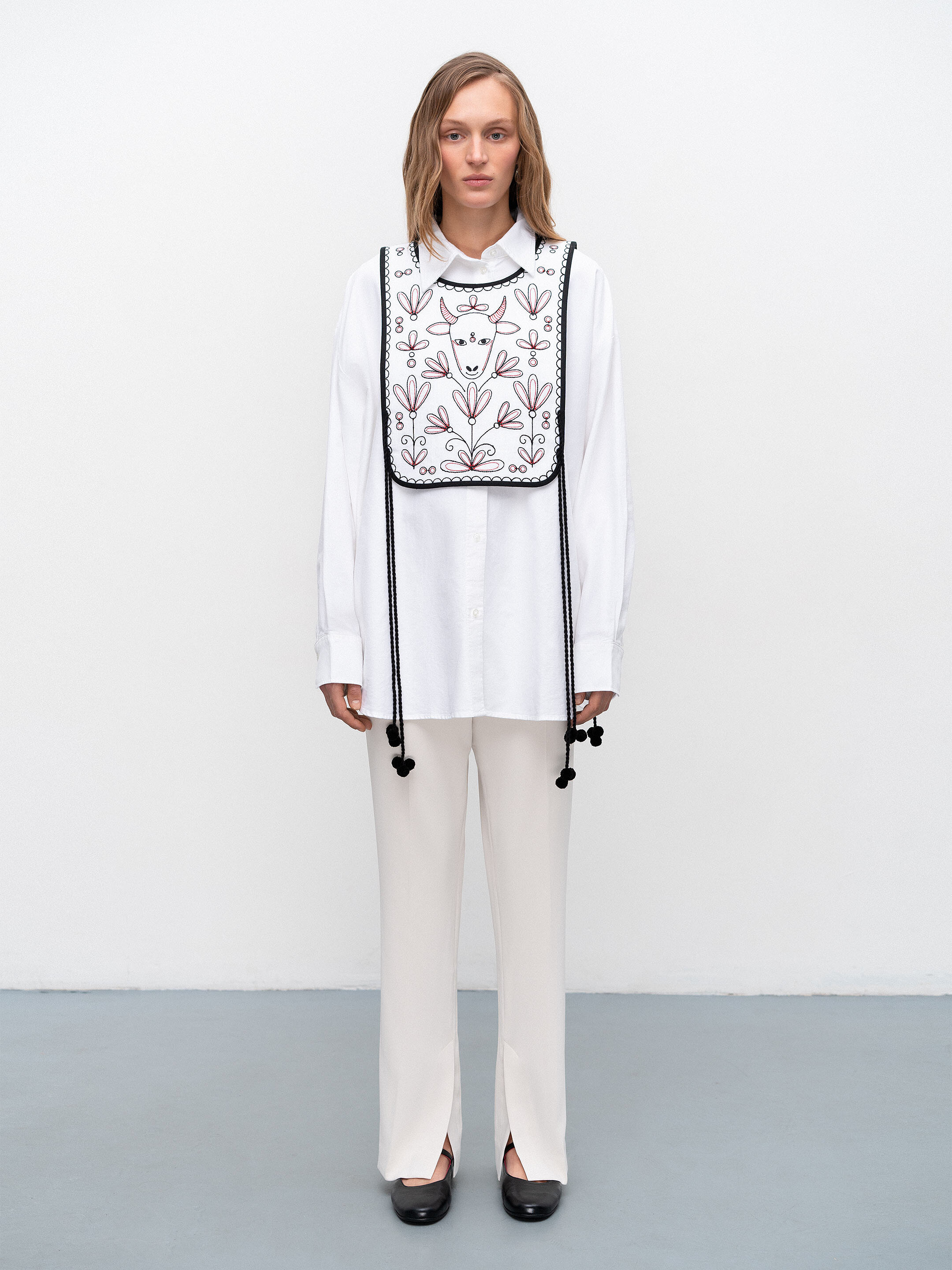 Linen embroidered waistcoat with ties Koza Bila ціна