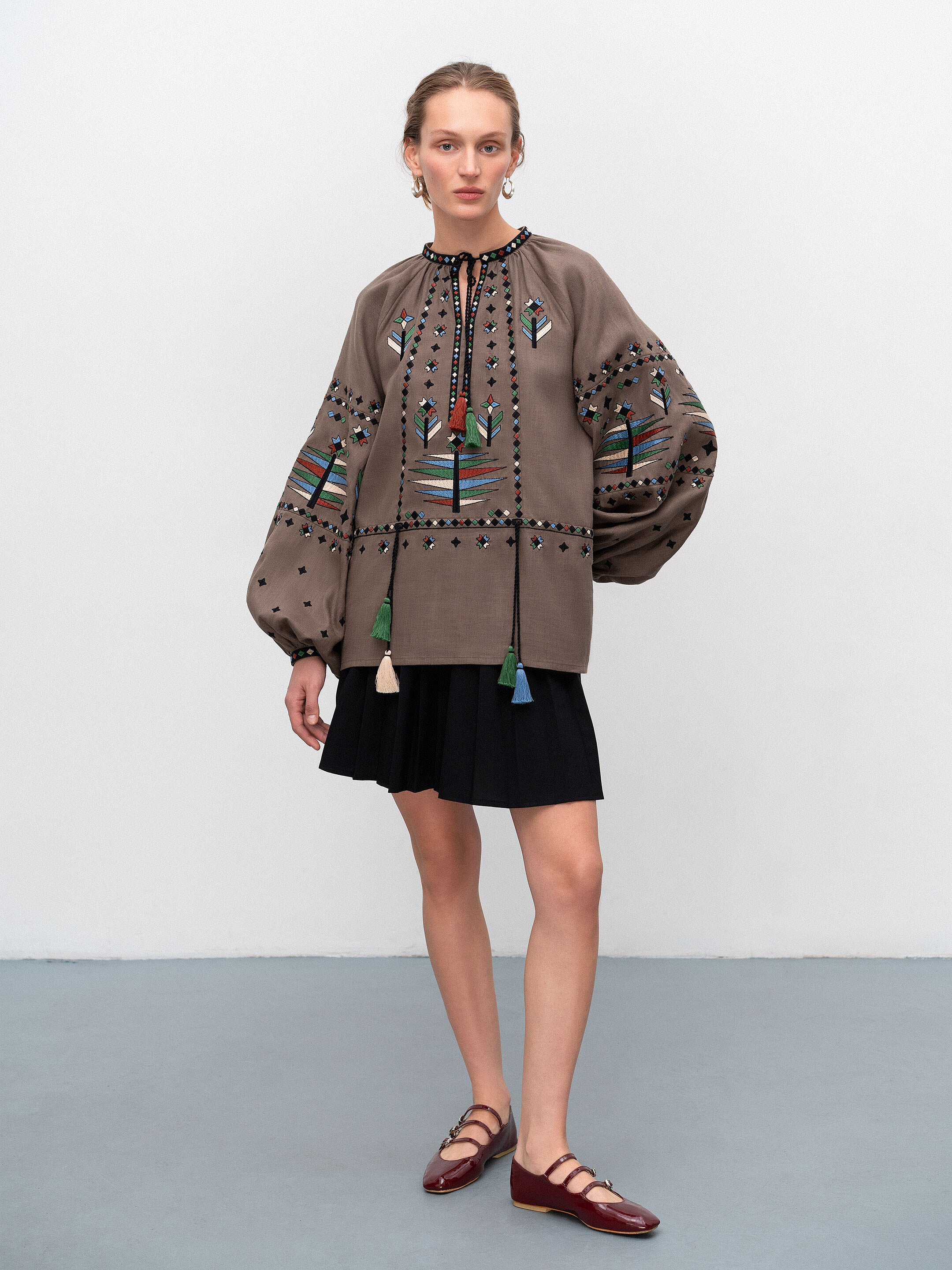 Women's embroidered shirt with geometric embroidery Melanka Temna ціна