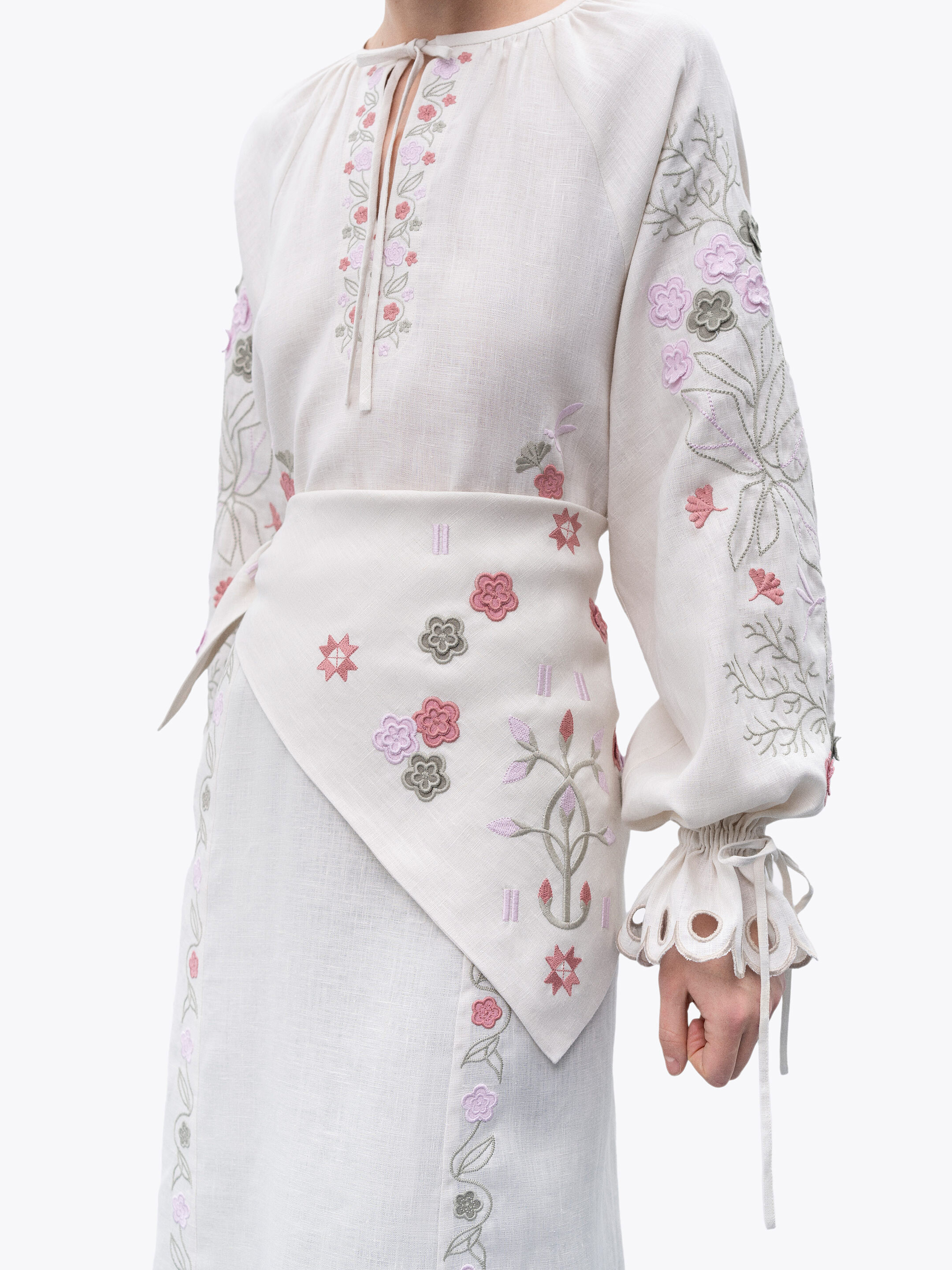 Embroidered linen shawl with floral ornaments Rozmay cheap