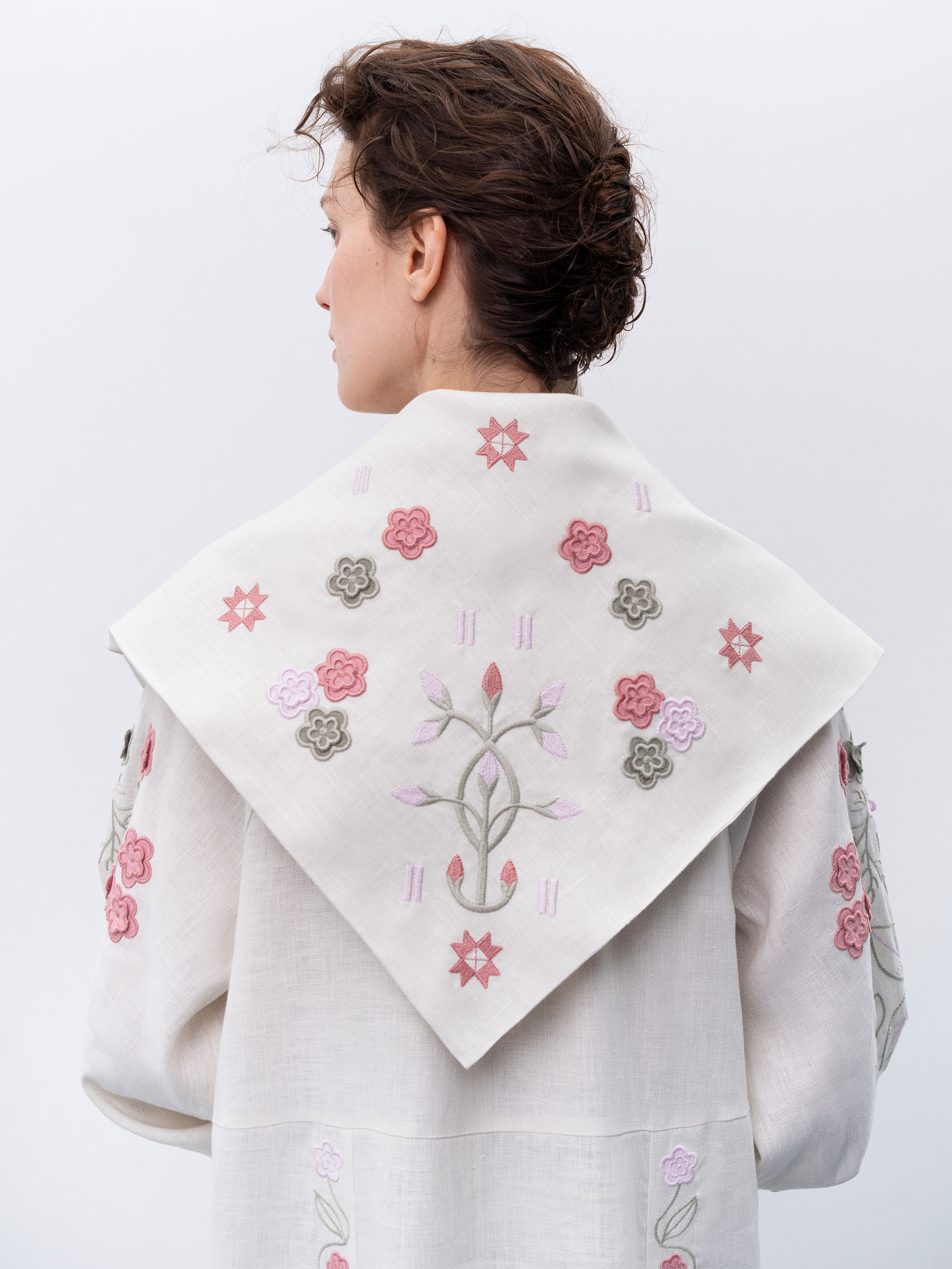Embroidered linen shawl with floral ornaments Rozmay - photo 1