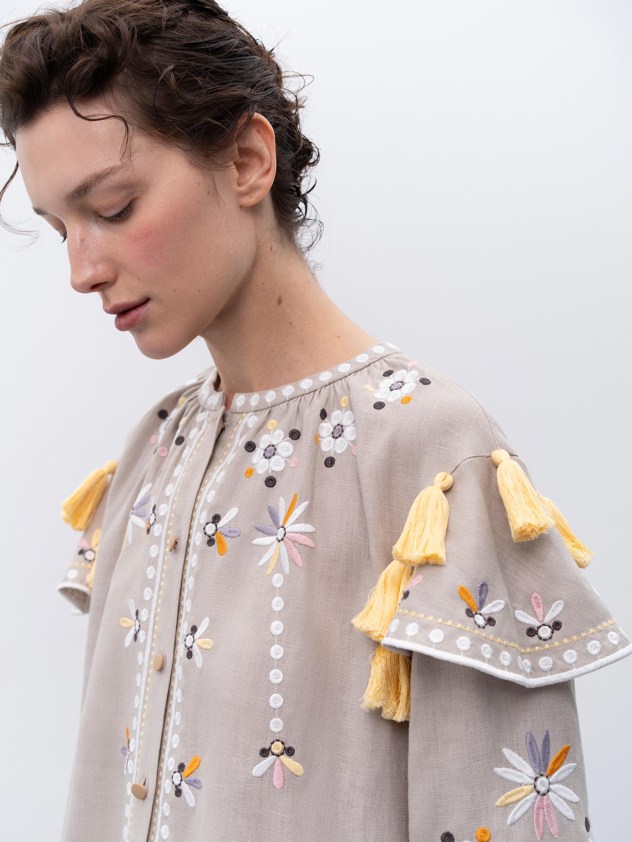 Beige linen embroidered dress with floral motifs and tassels Vesnyanka Beige - photo 2