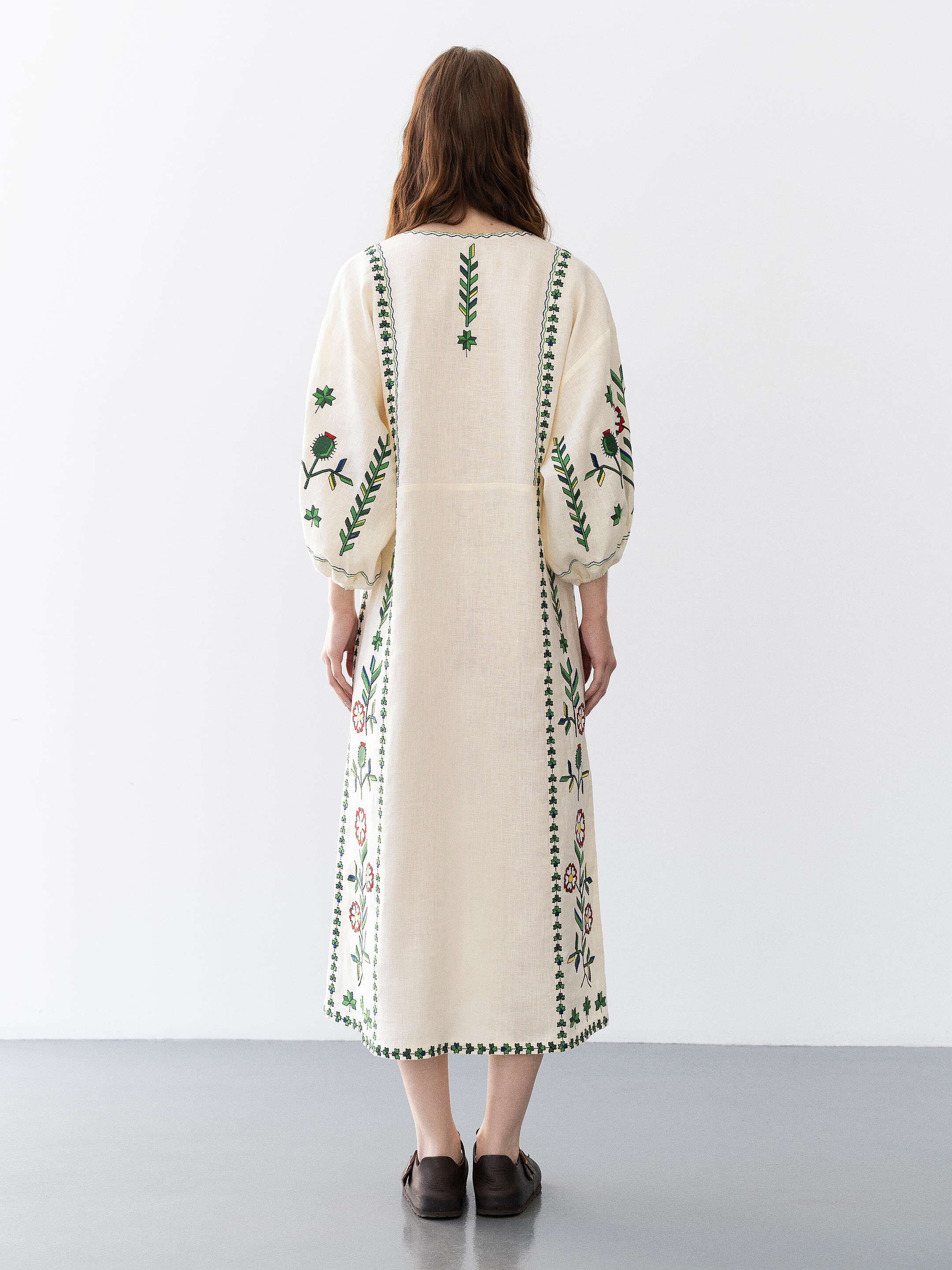 Embroidered dress Great Britain cheap