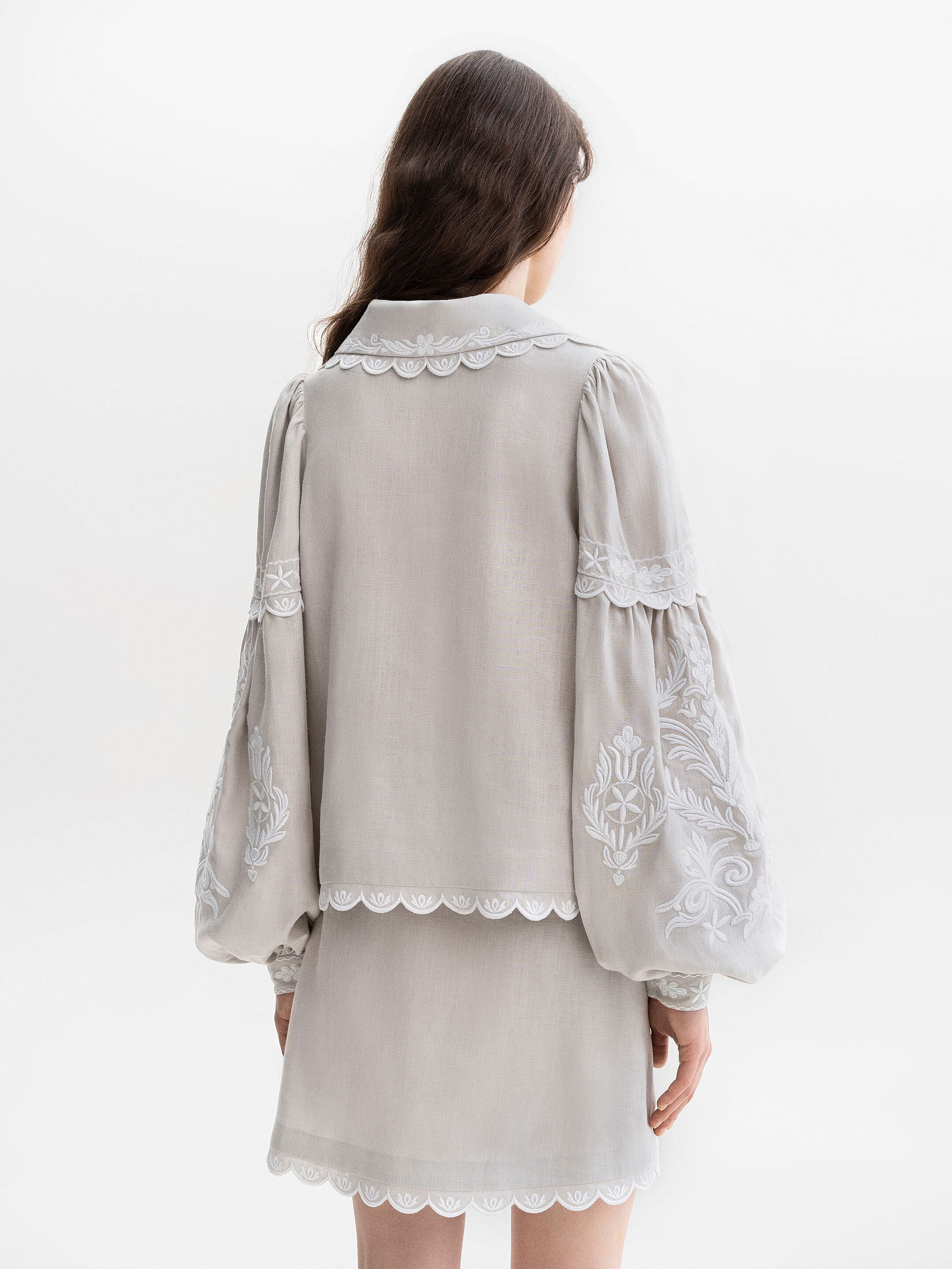 Gray linen blouse with white embroidery Kakhovka ціна