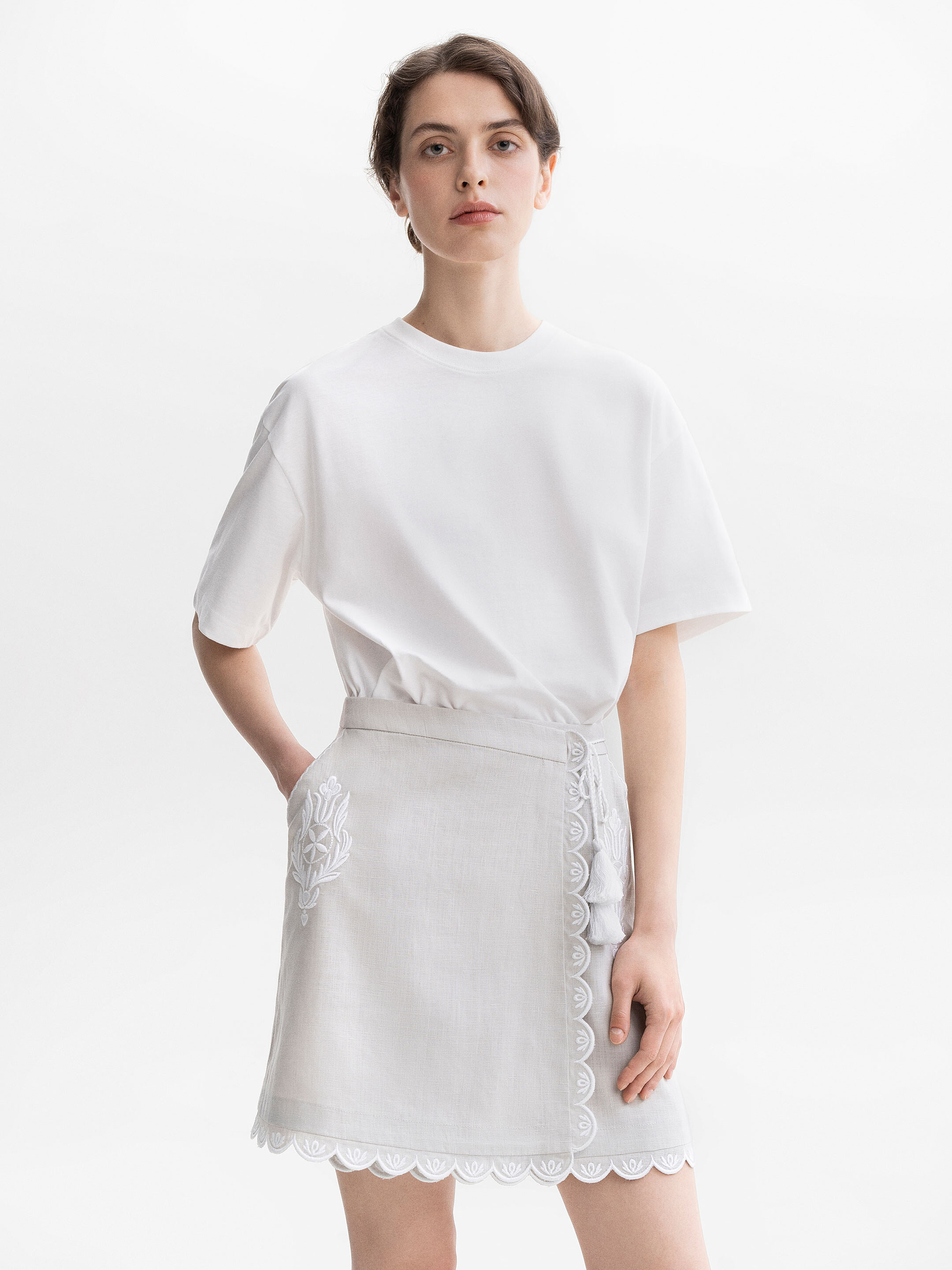 Gray linen skirt with white embroidery Nova Kakhovka in Ukraine