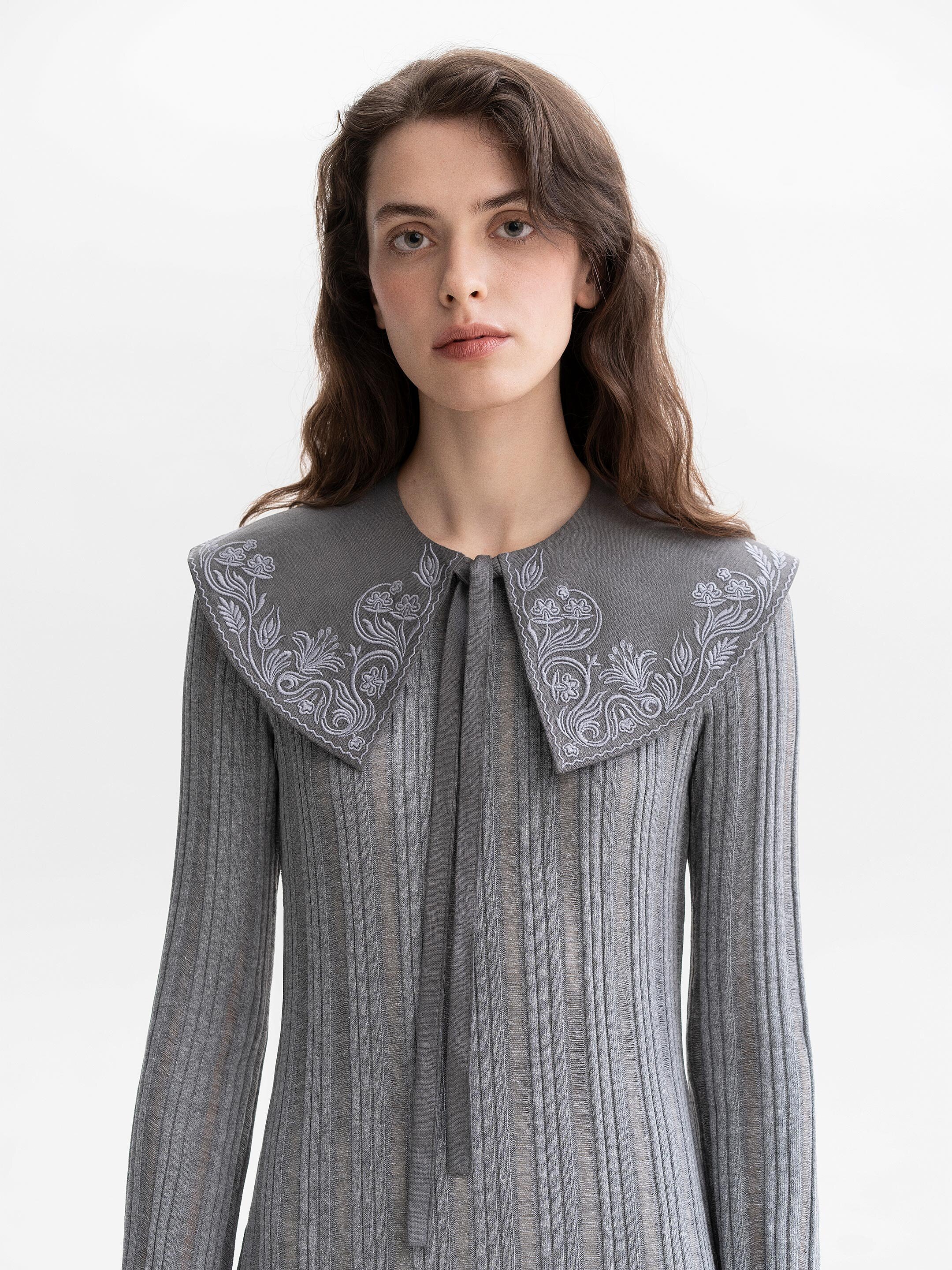 Gray collar with contrasting embroidery Vitrylnyk Buy