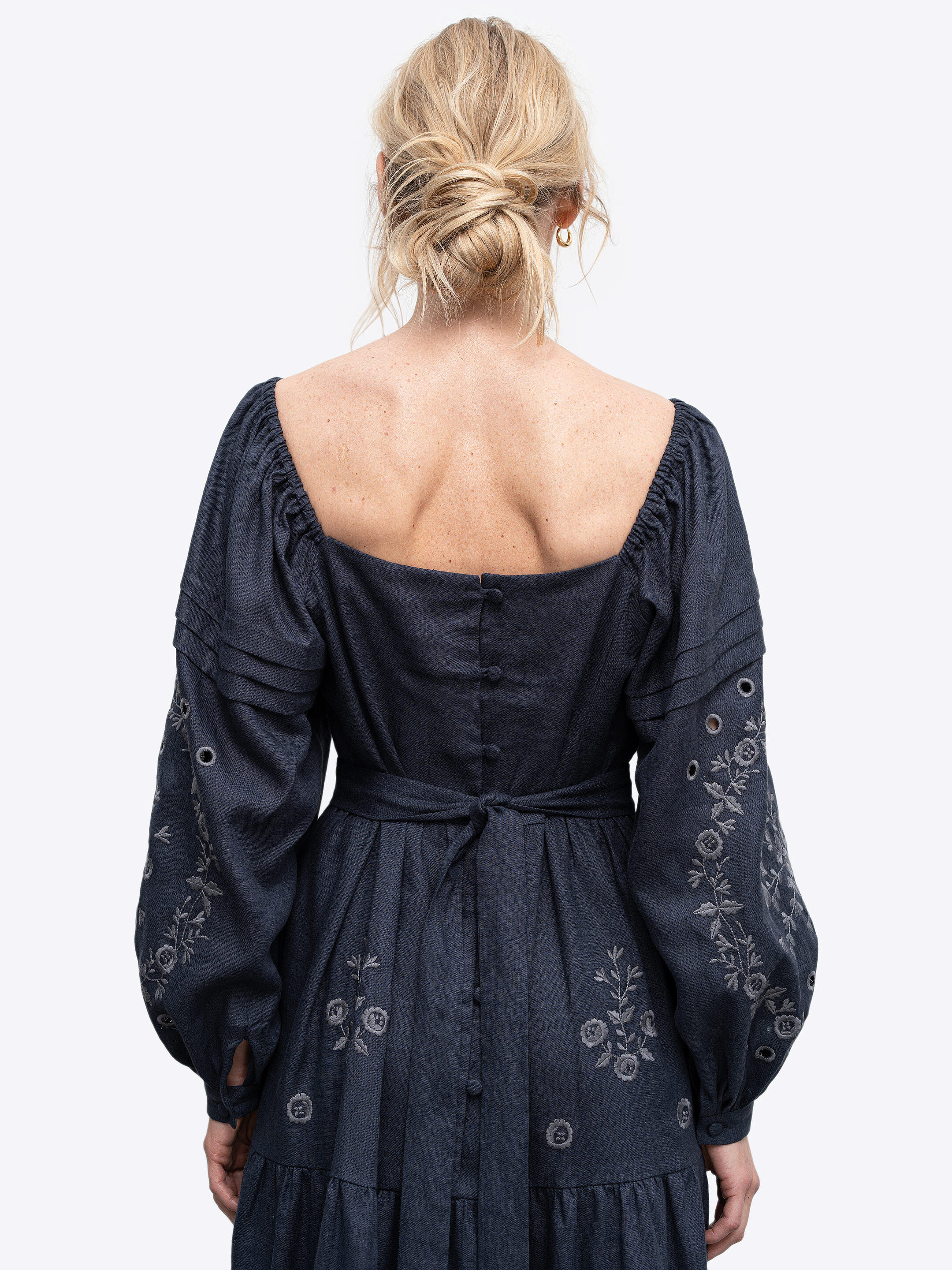 Linen embroidered dress "Myt" temna in Ukraine