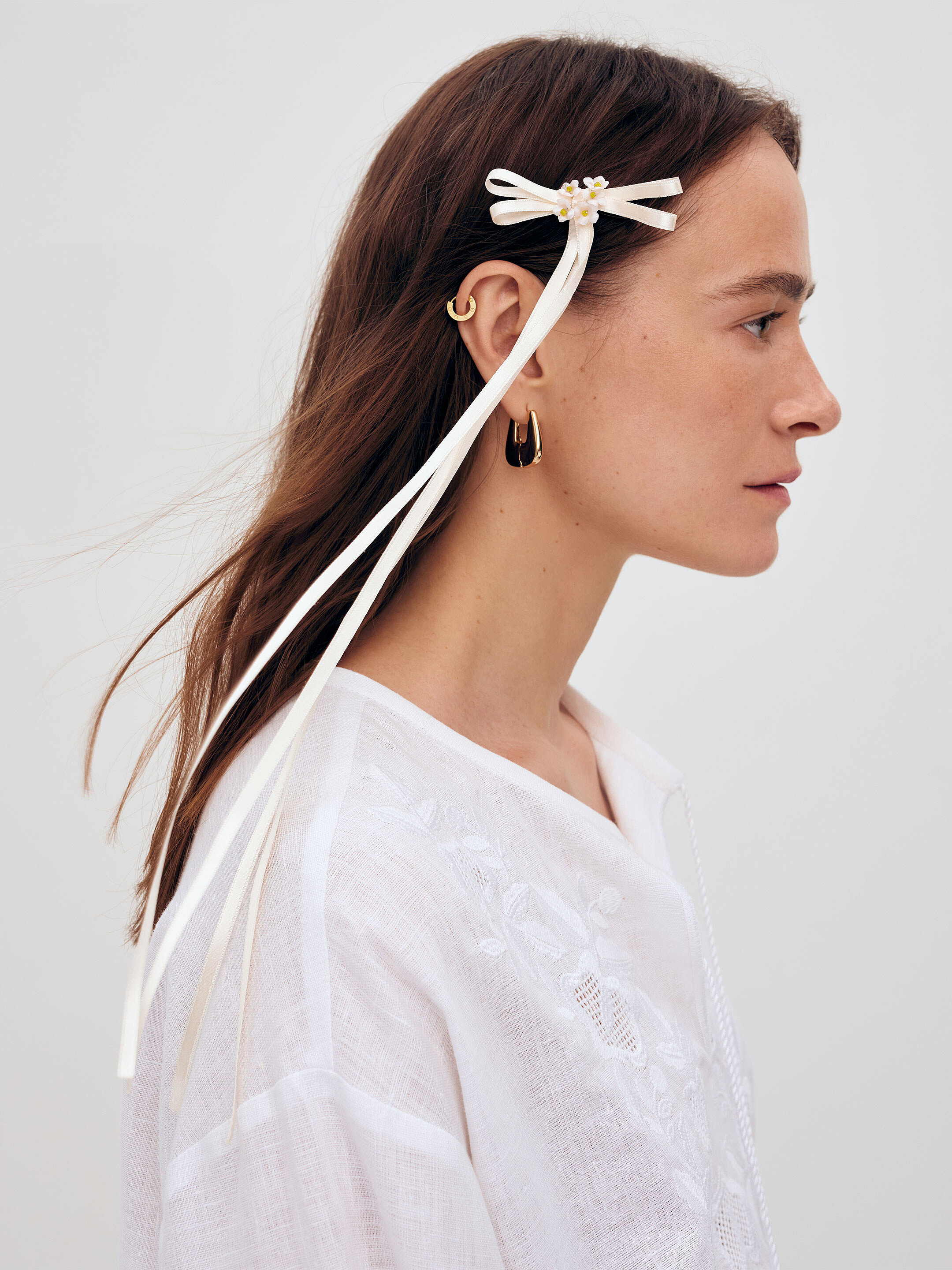 A pair of ribbons-barrettes of milk color "Tsarivna" Buy