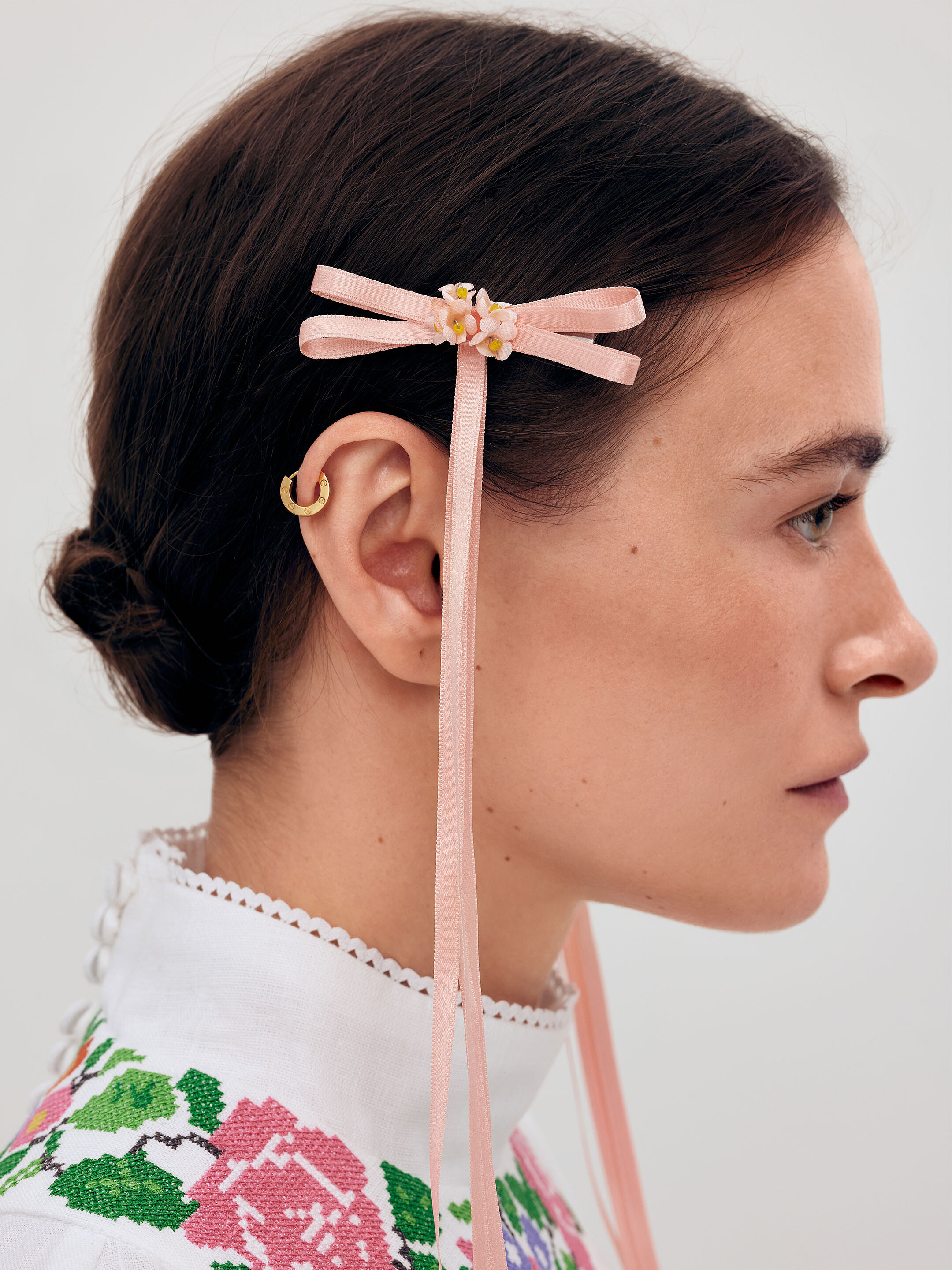A pair of ribbons-barrettes of peach color "Tsarivna" Buy