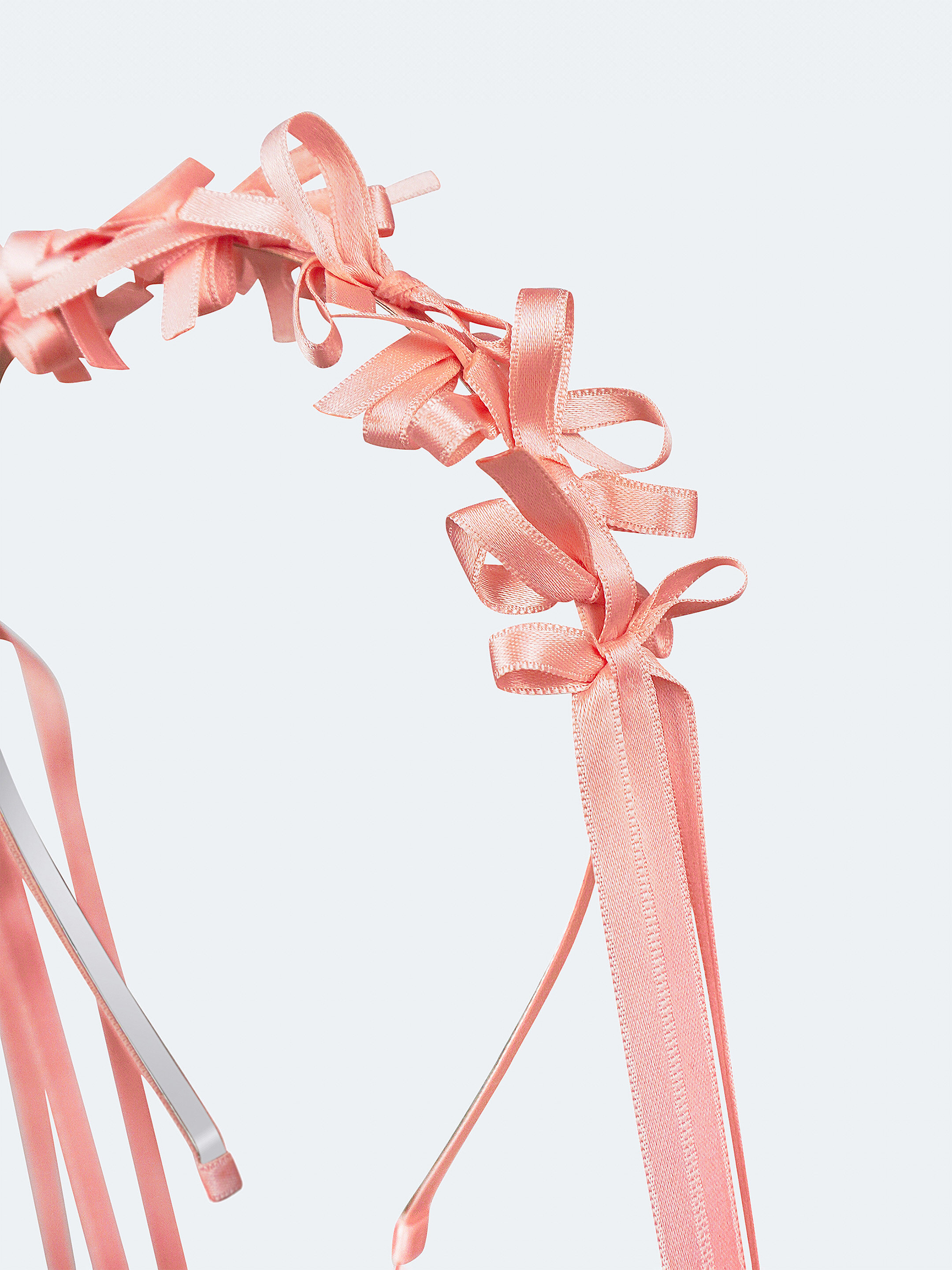 Light summer wreath made of peach-colored satin thread "Lebidka" choose