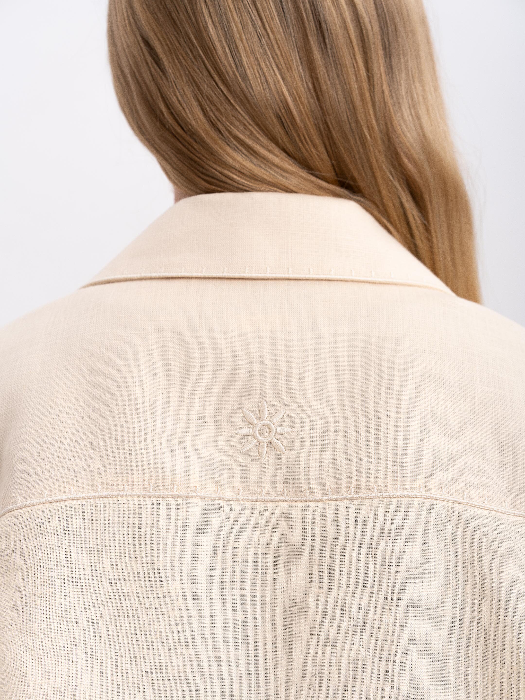 Cream-colored shirt with matching embroidery "Burkun" choose