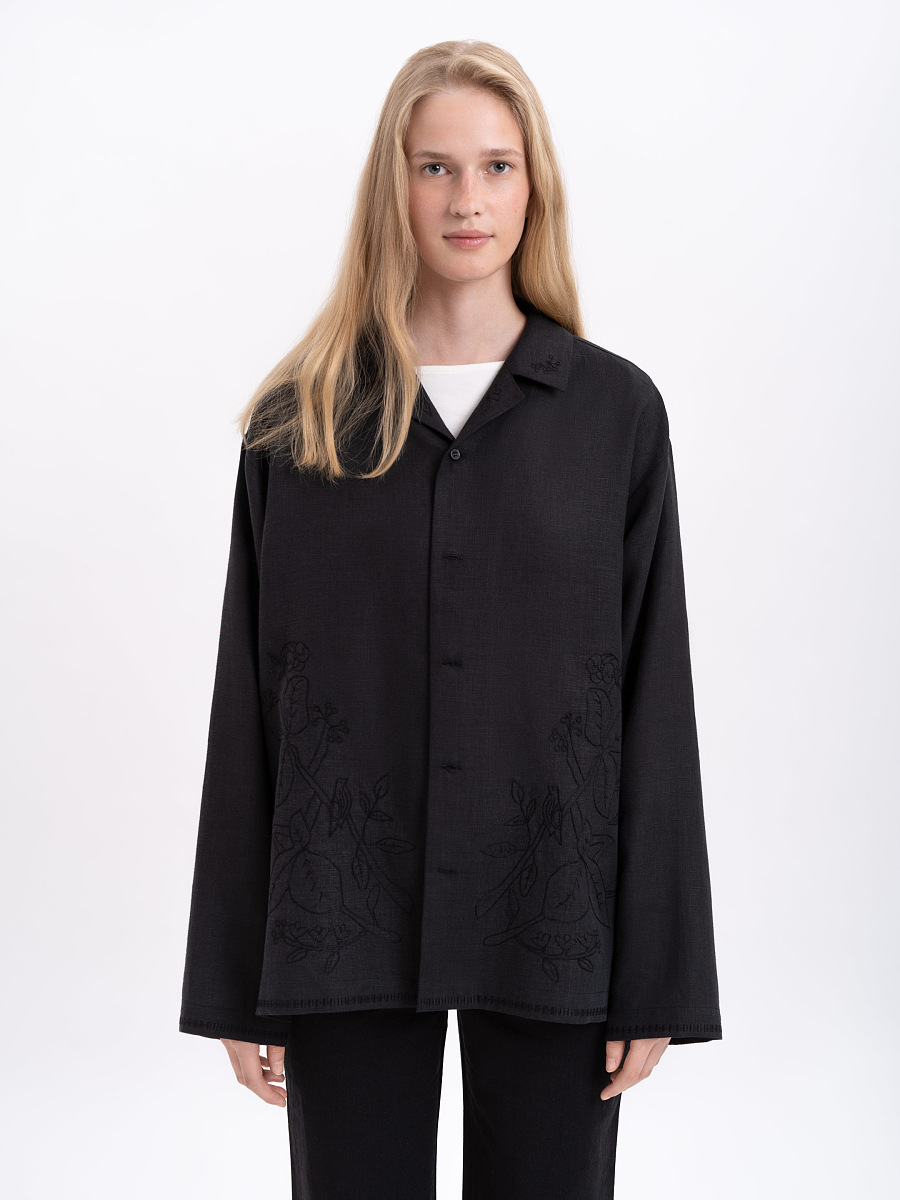 Black shirt with matching embroidery "Hlid" [0]