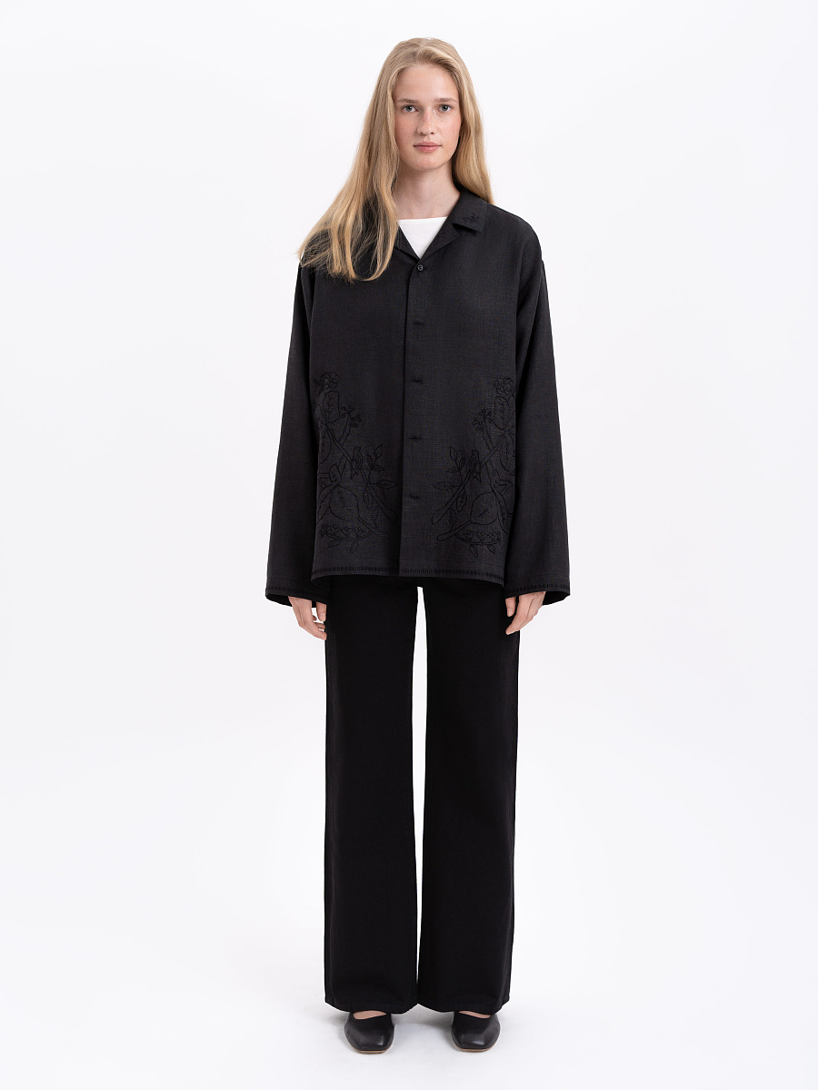 Black shirt with matching embroidery "Hlid" [0]