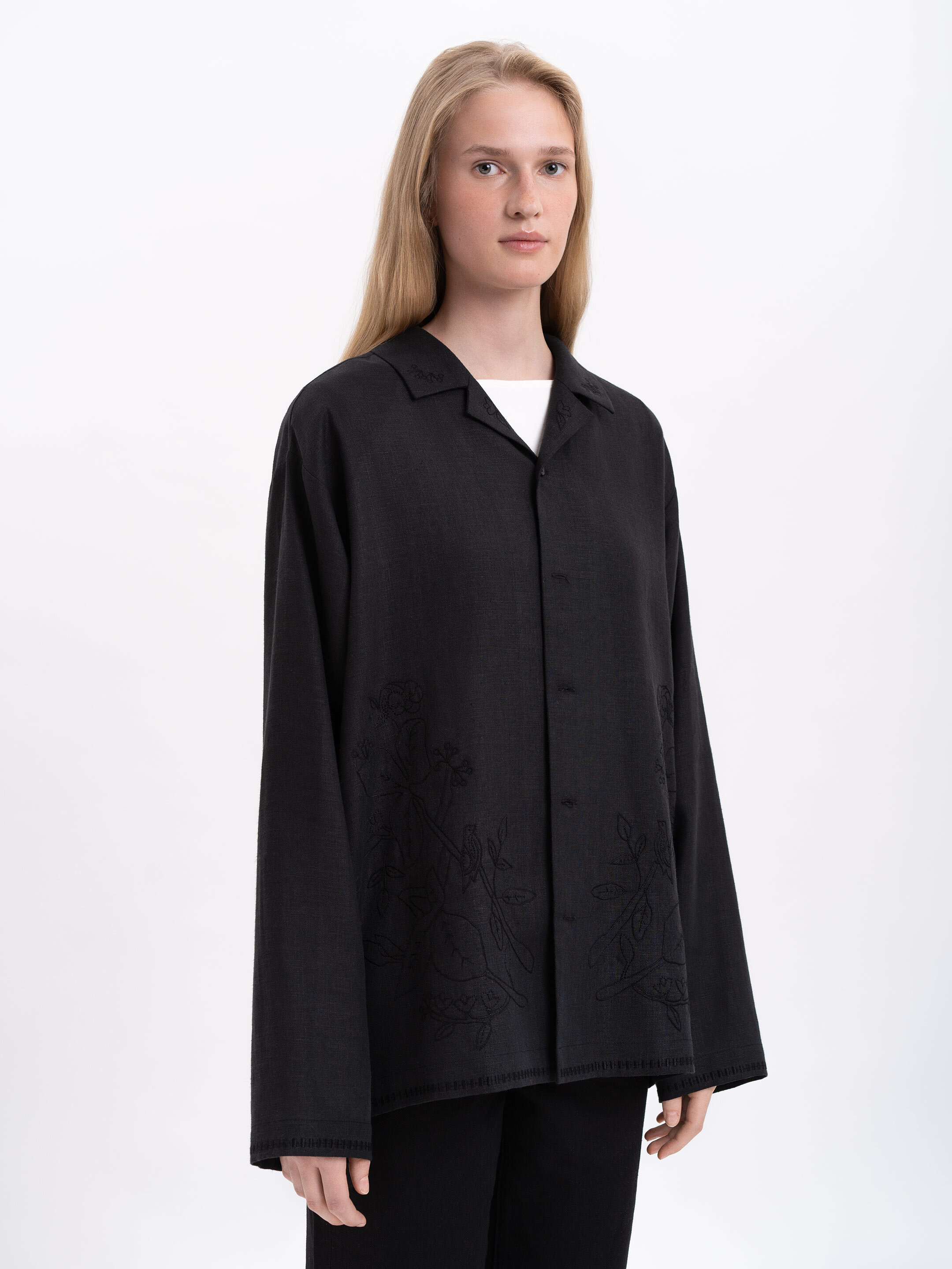 Black shirt with matching embroidery "Hlid" ціна