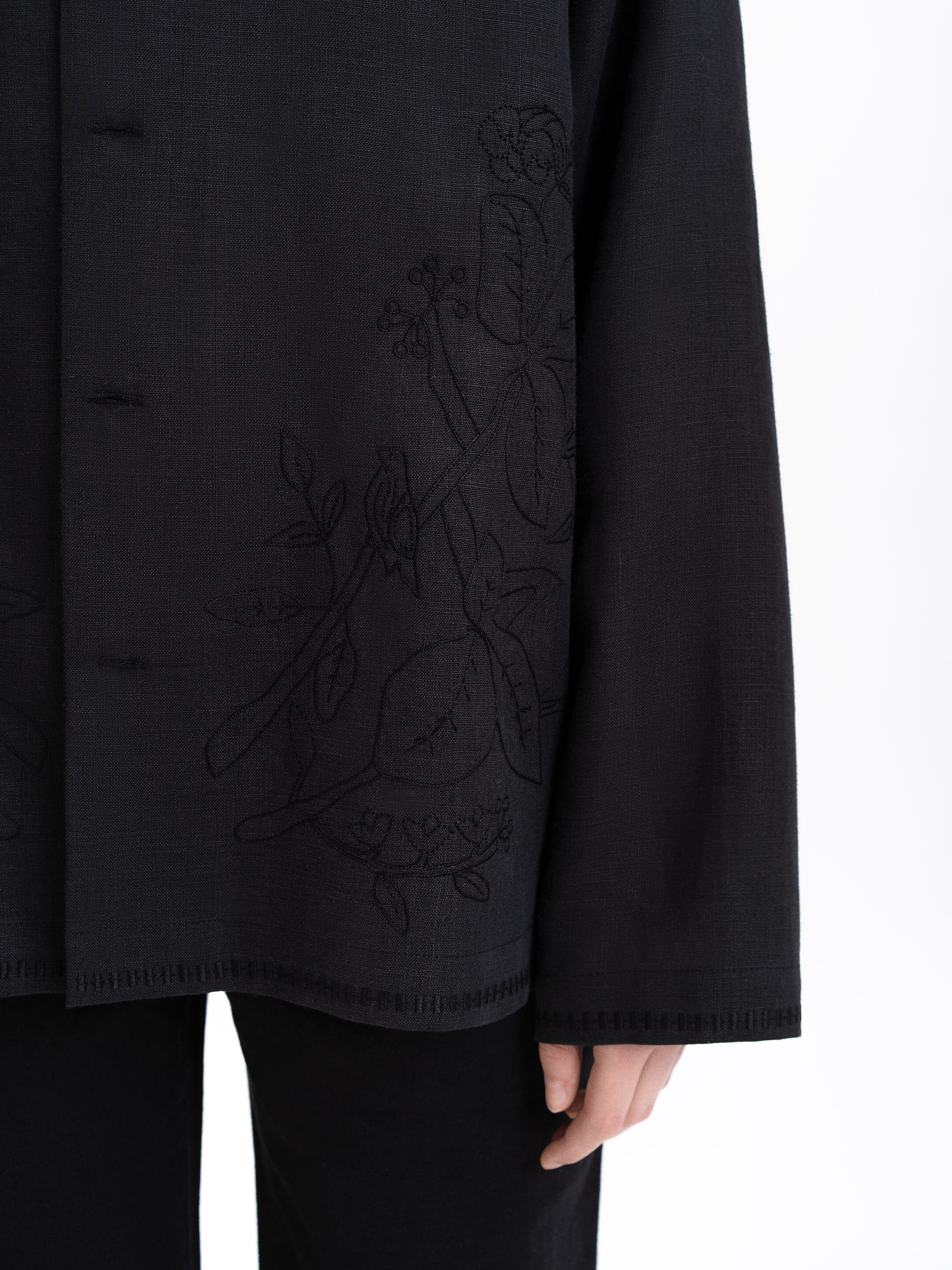 Black shirt with matching embroidery "Hlid" in Ukraine