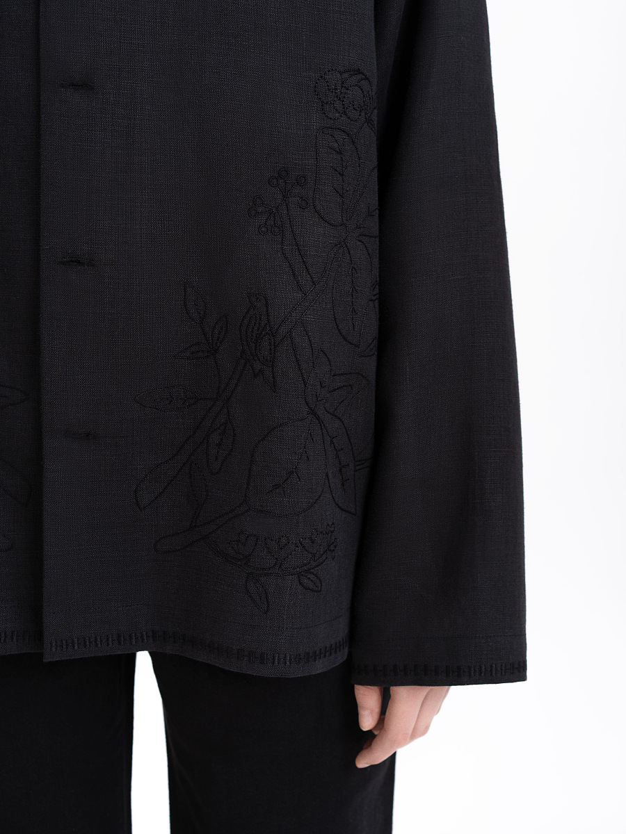 Black shirt with matching embroidery "Hlid" [0]