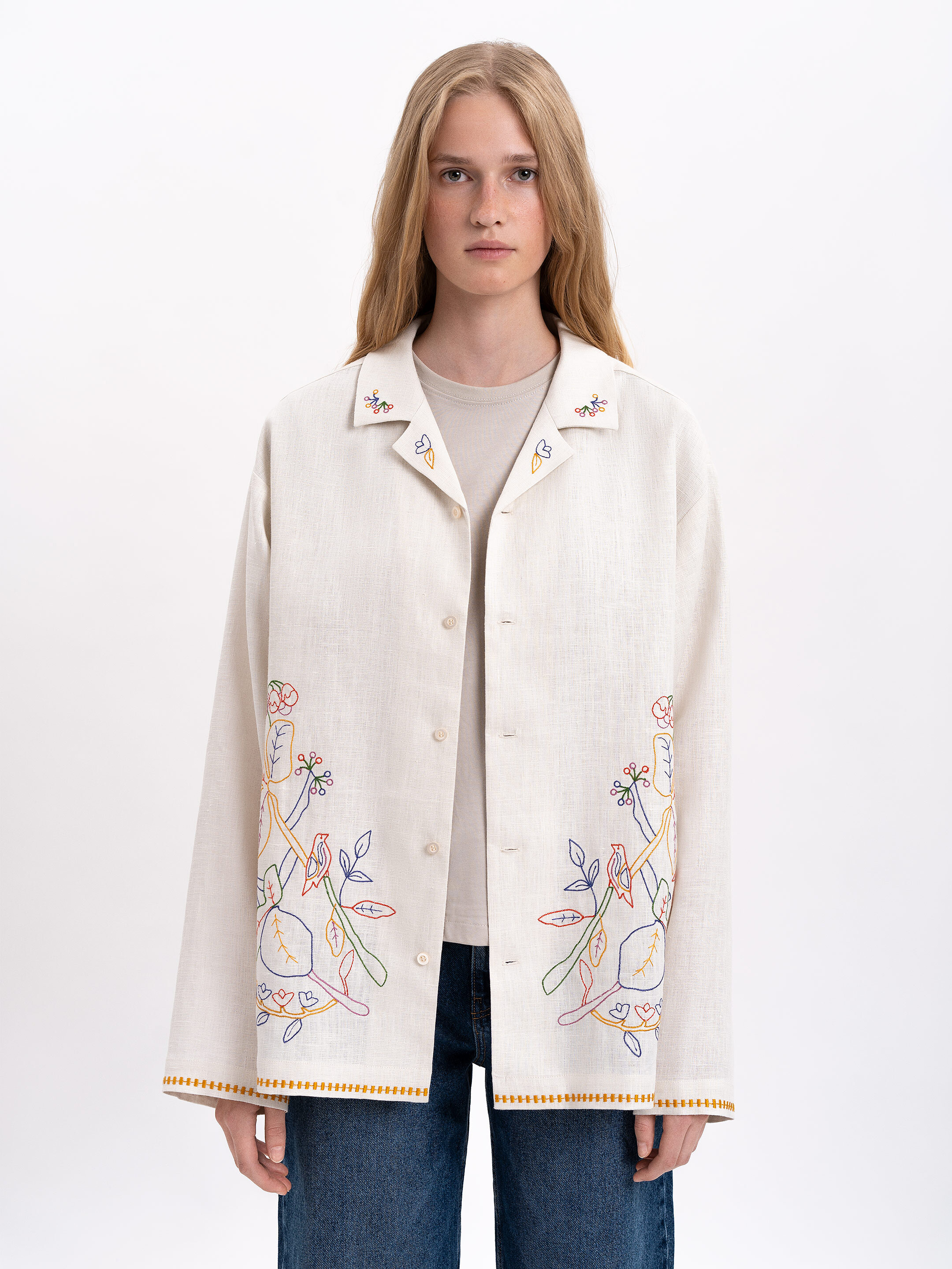 Light shirt with colored embroidery "Hlid" Buy