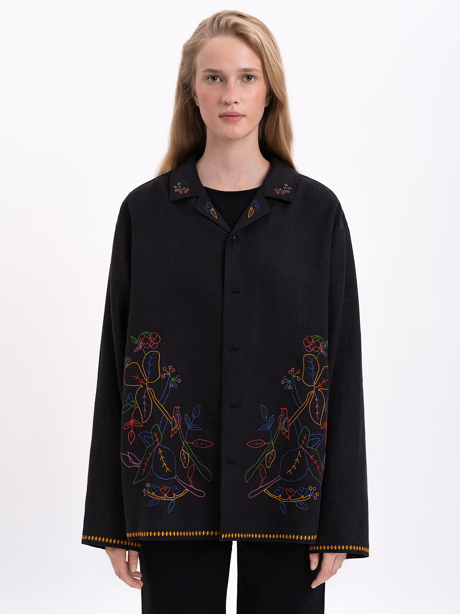 Dark shirt with colored embroidery "Hlid" [0]